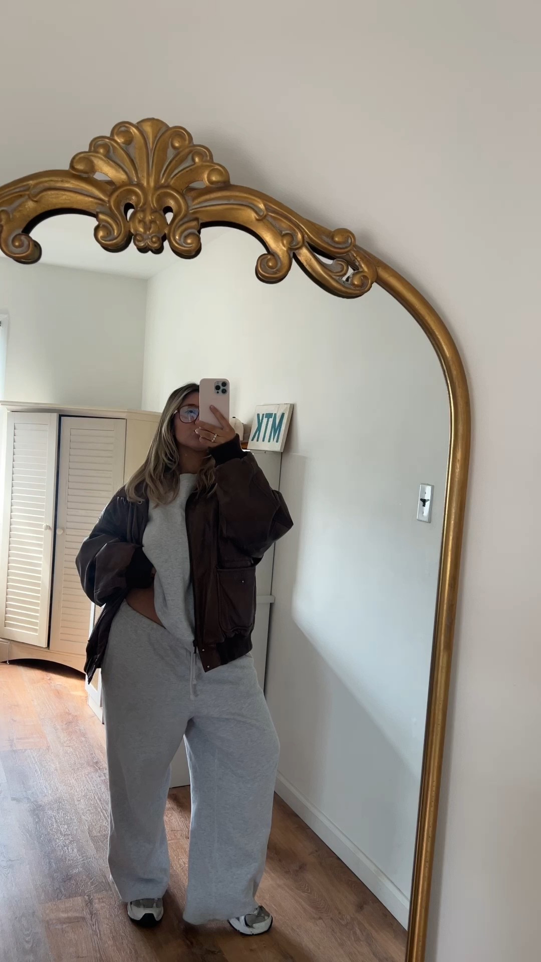 cozy girl style 


jacket is vintage on my DEPOP username is fitsbyd_ as always :) linked similar jacket 
skims xl in crew for oversized feel they run kinda slim in my opinion
classic straight leg size l so I can fold over also these run long I had to cut the bottom 
new balance 530 I got a size 7.5 could’ve done a 7 too my size is usually 7-7.5 in sneaks 
glasses are blue light and from le specs 
on revolve! 


#LTKSpringSale 

#LTKFindsUnder100 #LTKStyleTip