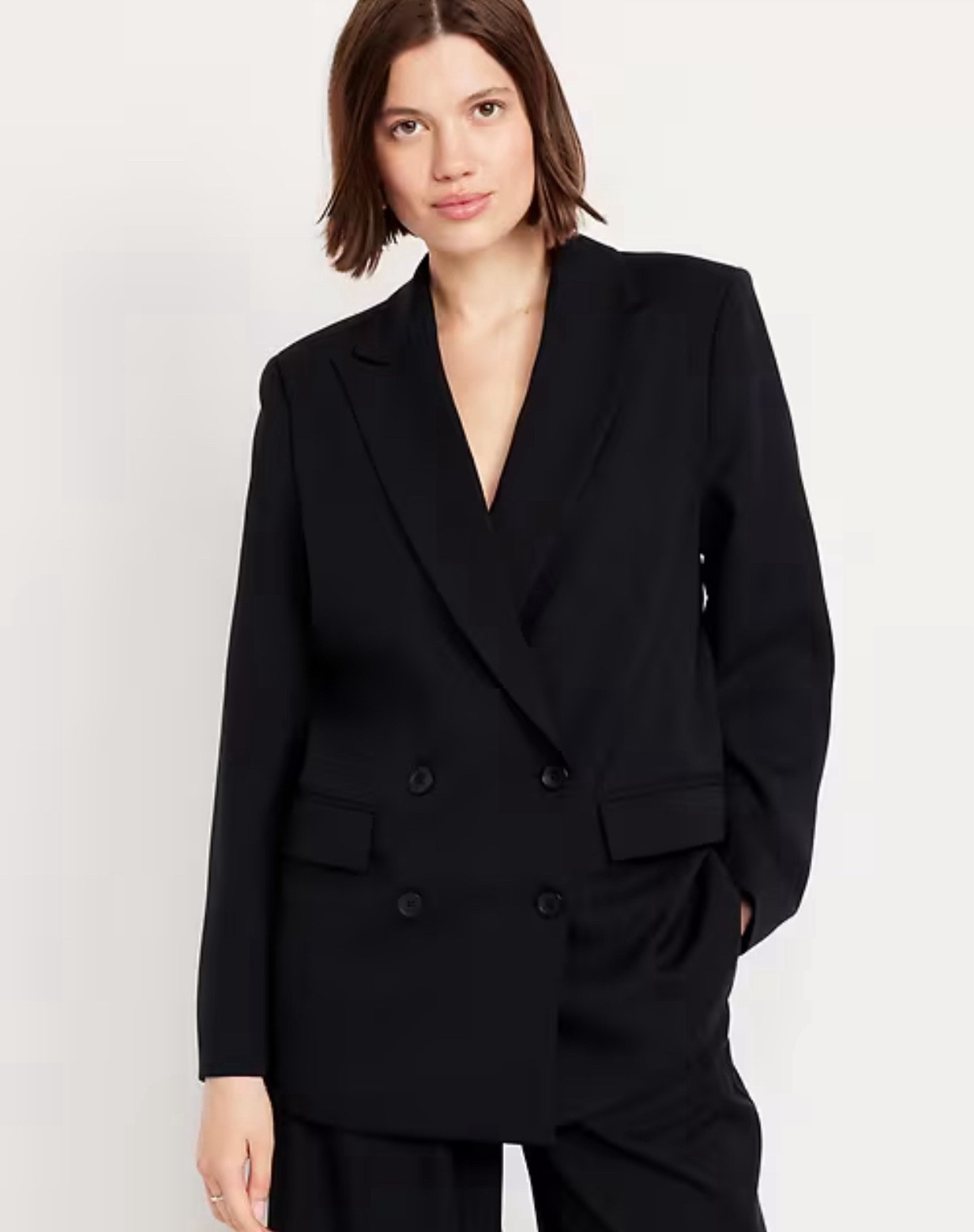 Elevated oversized double breasted blazer looks expensive! Chic! 

#LTKWorkwear #LTKFindsUnder50 #LTKSeasonal