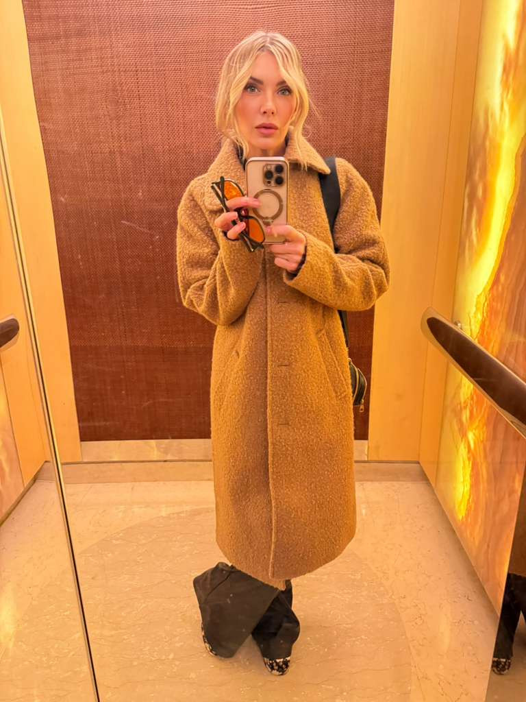 Elevator fit check 🤎 This Ellen Tracy coat is my cozy armor on busy days—I’m keeping things simple lately—protecting my energy, honoring my boundaries, and focusing on the little habits that keep me grounded. Still dreaming big, still moving forward… just doing it in a way that actually feels good.  

 #LTKdayinmylife #LTKootd #LTKOver40