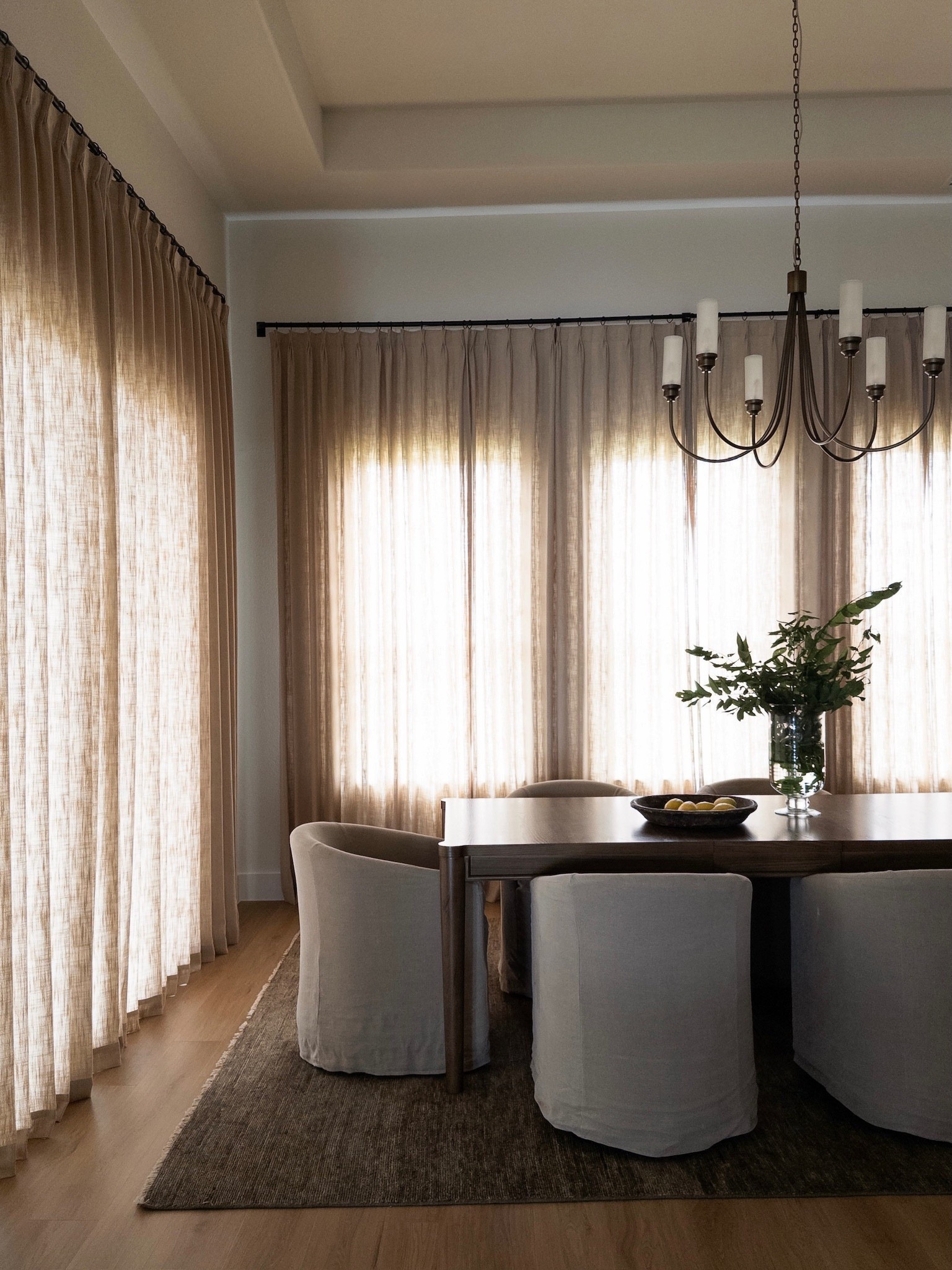 Warm spring dining room inspo!

dining room inspo, elevated dining room, dining room finds, timeless dining room, neutral dining room

#LTKSeasonal #LTKHome