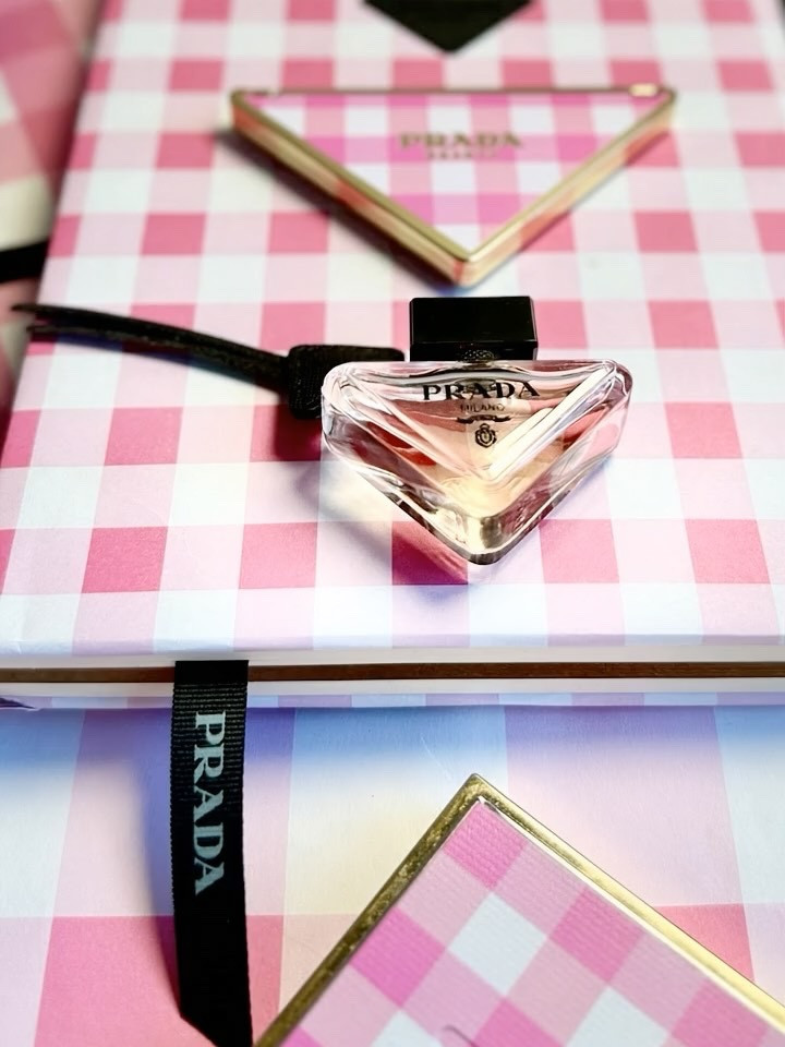 Prada Beauty pink gingham 🤍💕

Rare Prada Beauty packaging featuring iconic pink and white checker pattern. I love the Prada collector design details in the compact, mirror, dust bag, notebook. These Prada collector design details are hard to find.

Are you as obsessed as me? Which is your fav piece? Save for future obsessing 💝

#PradaBeauty
#PradaFragrance
#PradaCollectors
#LuxuryBeauty
#DesignerBeauty
PradaPackaging
LuxuryFlatlay
PinkGingham
PerfumeCollector
LuxuryAesthetic
