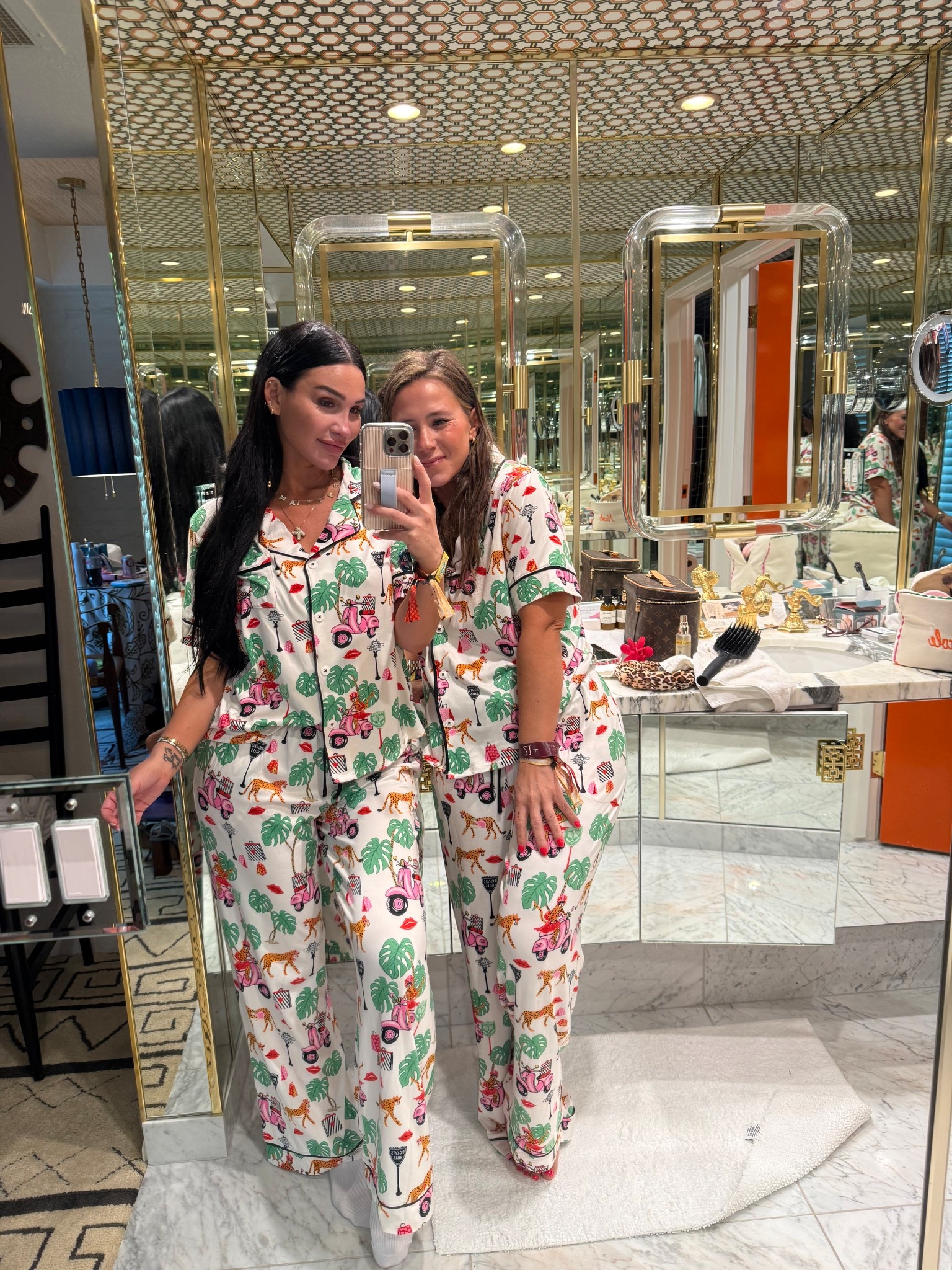 how fun are these pajamas?! 🤍








Pajamas, Dillards, matching 

#LTKootd #LTKgrwm