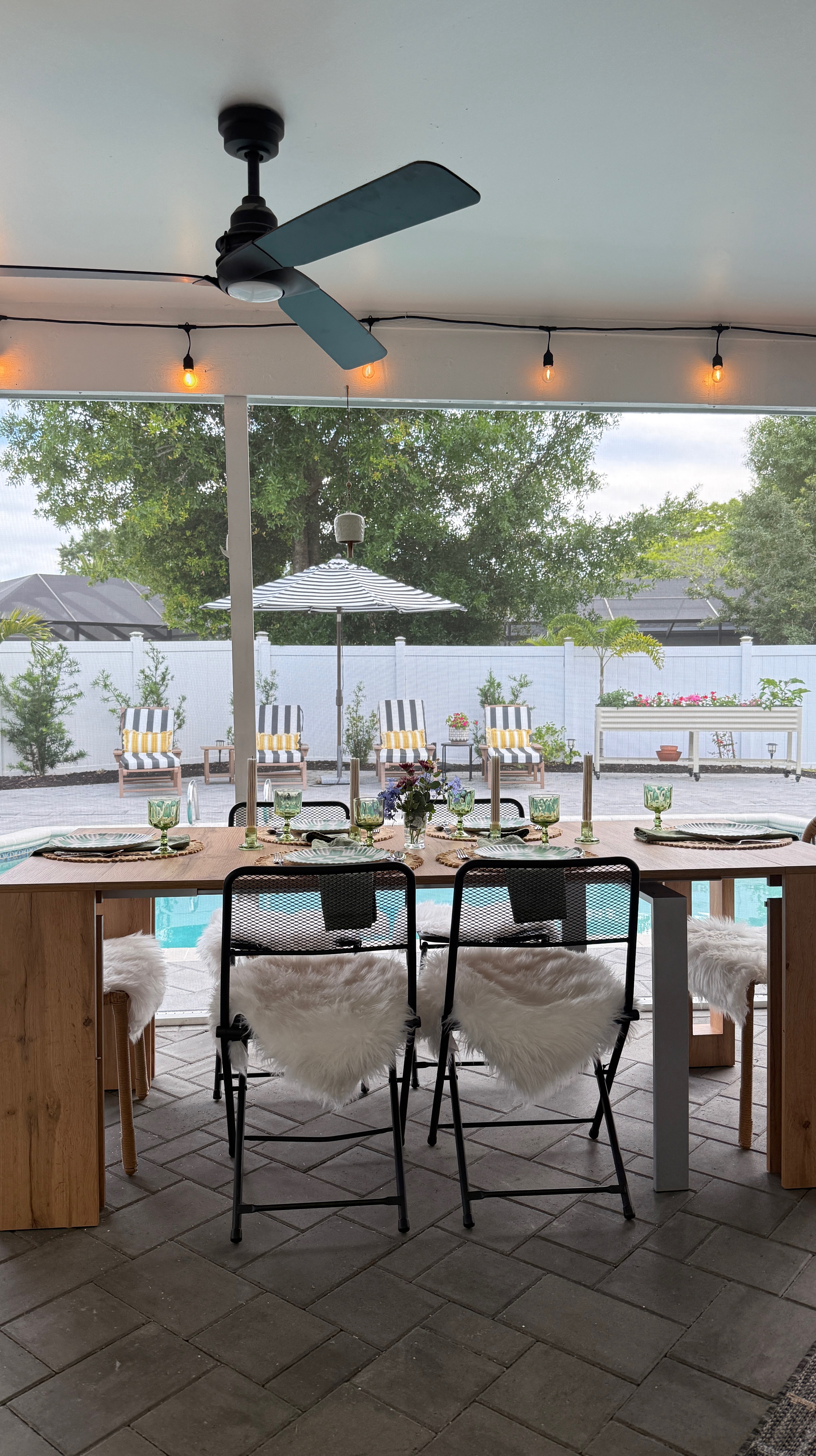 A beautiful console that becomes a table. When extended, it can seat up to 12 people! Perfect for space saving areas! 

Check out the products here to style it for a dinner party!



#LTKHome #LTKStyleTip #LTKFindsUnder100