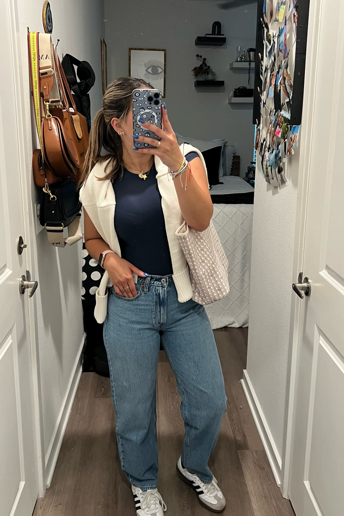 Cute university outfit🤍✨👩🏽‍💻 

outfit, university outfit, study outfit, college life, on campus outfit, abercrombie, jeans 

#LTKstyletip #LTKU #LTKfindsunder100