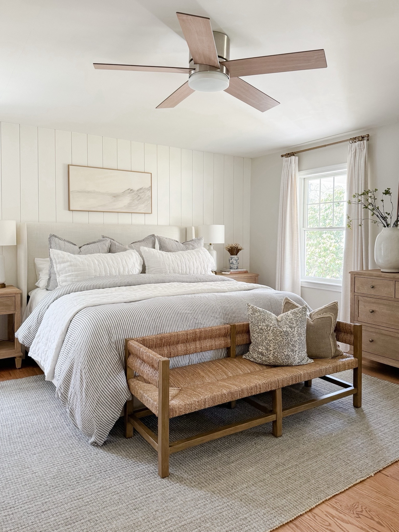 Coastal Bedroom Design

Home design  Modern home  Home decor  Bedroom design  Bedroom inspo  Bedroom finds  Bed Decor  

Upholstered bed, vintage bench, pottery barn bedding, wall art, nightstand 

#LTKStyleTip #LTKHome #LTKSaleAlert