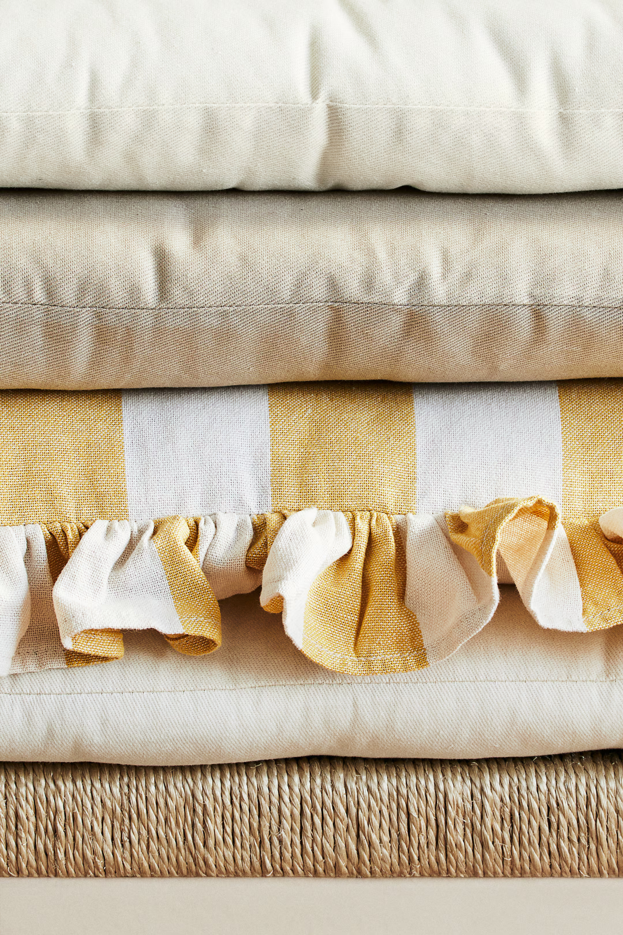 Ruffle-trimmed Cotton Seat Cushion | H&M (US + CA)