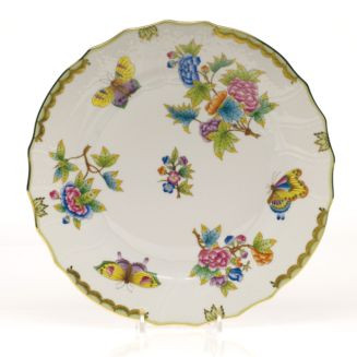 Queen Victoria Dinner Plate | Bloomingdale's (US)