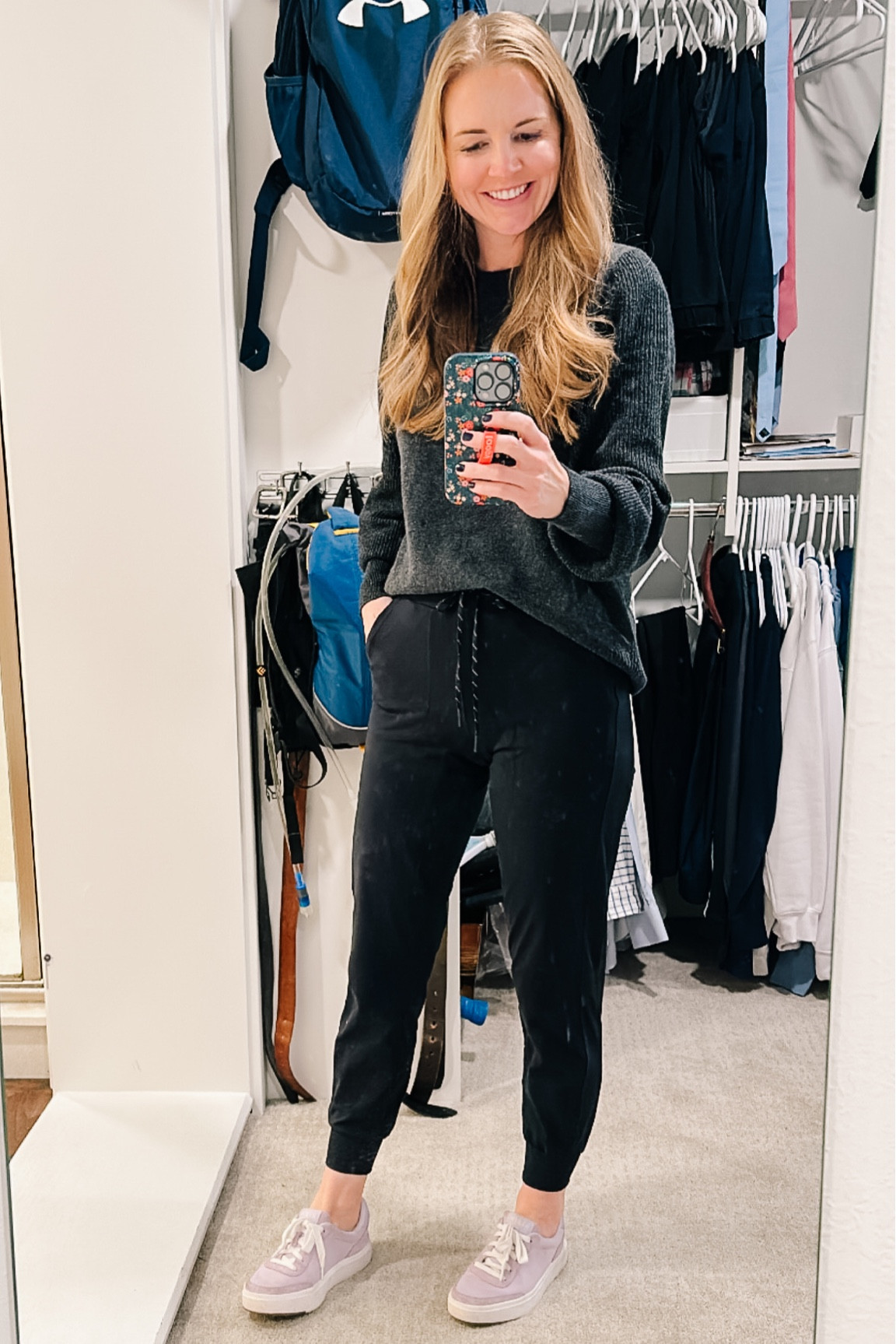 Coziest sweater that’s perfect for dressing up and dressing down (it’s 30% off right now plus an extra $10 off with the code JANSSEN_BRADSHAWJS10).

And these are my favorite daily wear joggers ❤️