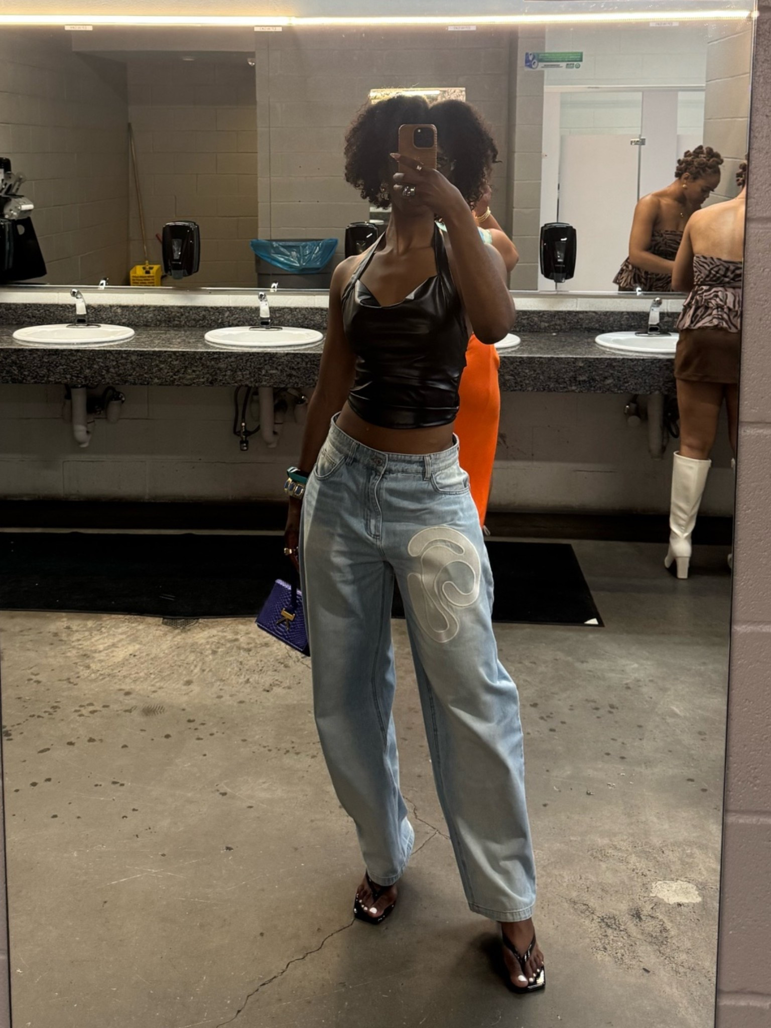 Saw Ari Lennox a few weeks ago and pulled together a Quick Look. Top was new from Rainbow and jeans are from Kai Collective. So glad I got the standard link and not long. Added a directly link below in the caption. 

Kai Collective jeans: https://go.shopmy.us/p-59238578


Concert outfit black top outfit leather top halter top outfit summer outfit cute concert outfit

#LTKootd #LTKTall