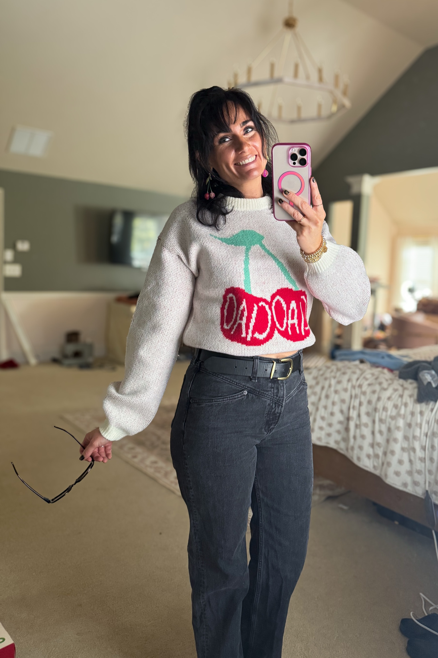 5’9 150lbs

Small sweater
6 long jeans 