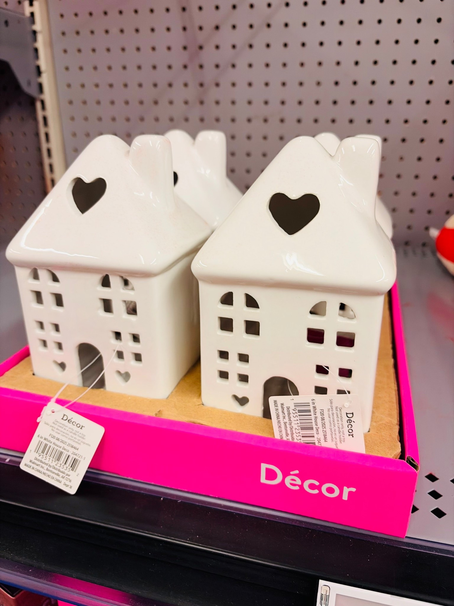 Valentine’s Day decor







#LTKHome #LTKOver40 #LTKValentine