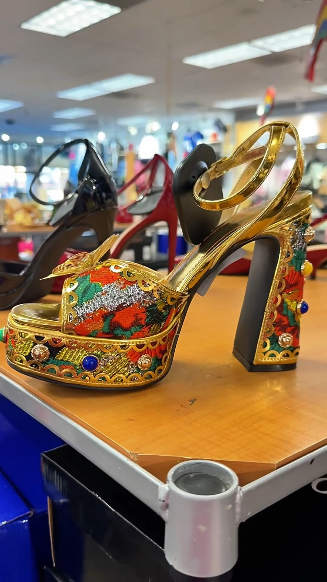 Yall I had a time shopping in Rainbow yesterday! They have an amazing plus sized selection. They have so many incredible pieces throughout the store, a great place for find holiday gifts 🎁 

#LTKFindsUnder50 #LTKHoliday #LTKPlusSize