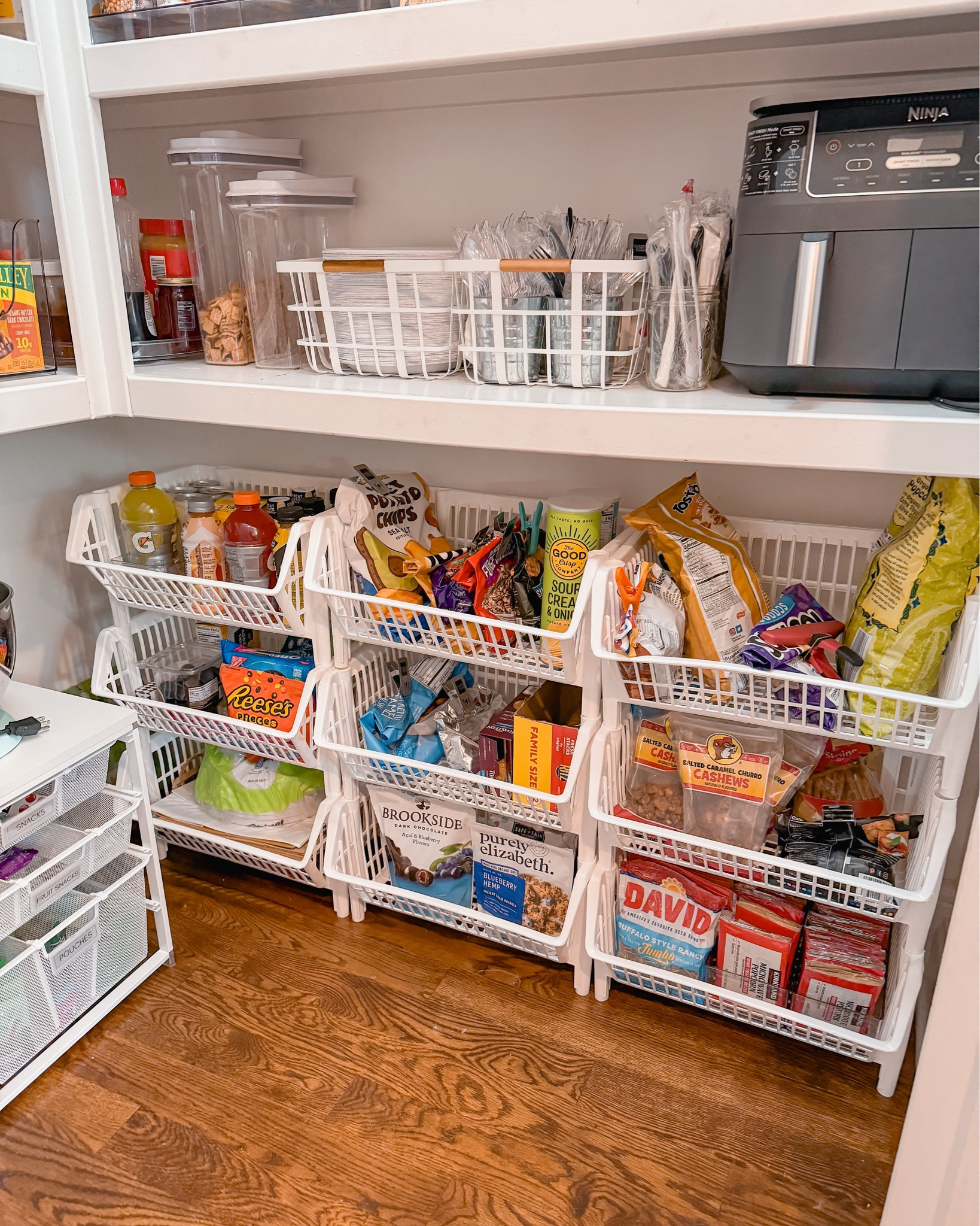 “Mom, we’re out of [insert snack here]!” (Meanwhile, 3 unopened boxes are hiding in the pantry chaos… sound familiar?)

Tired of the “what’s for dinner?” scramble and buying duplicates? We can help you create a pantry that works for real mom life - with kid-height snacks, easy lunch packing, and no more pantry treasure hunts! 😅

DM me to get started!

#sortandsimplifyorganizing #nashvillehomeorganizing #nashvillesmallbusiness #organizedpantry #pantryorganization #nashvillemoms 


#LTKHome #LTKFamily