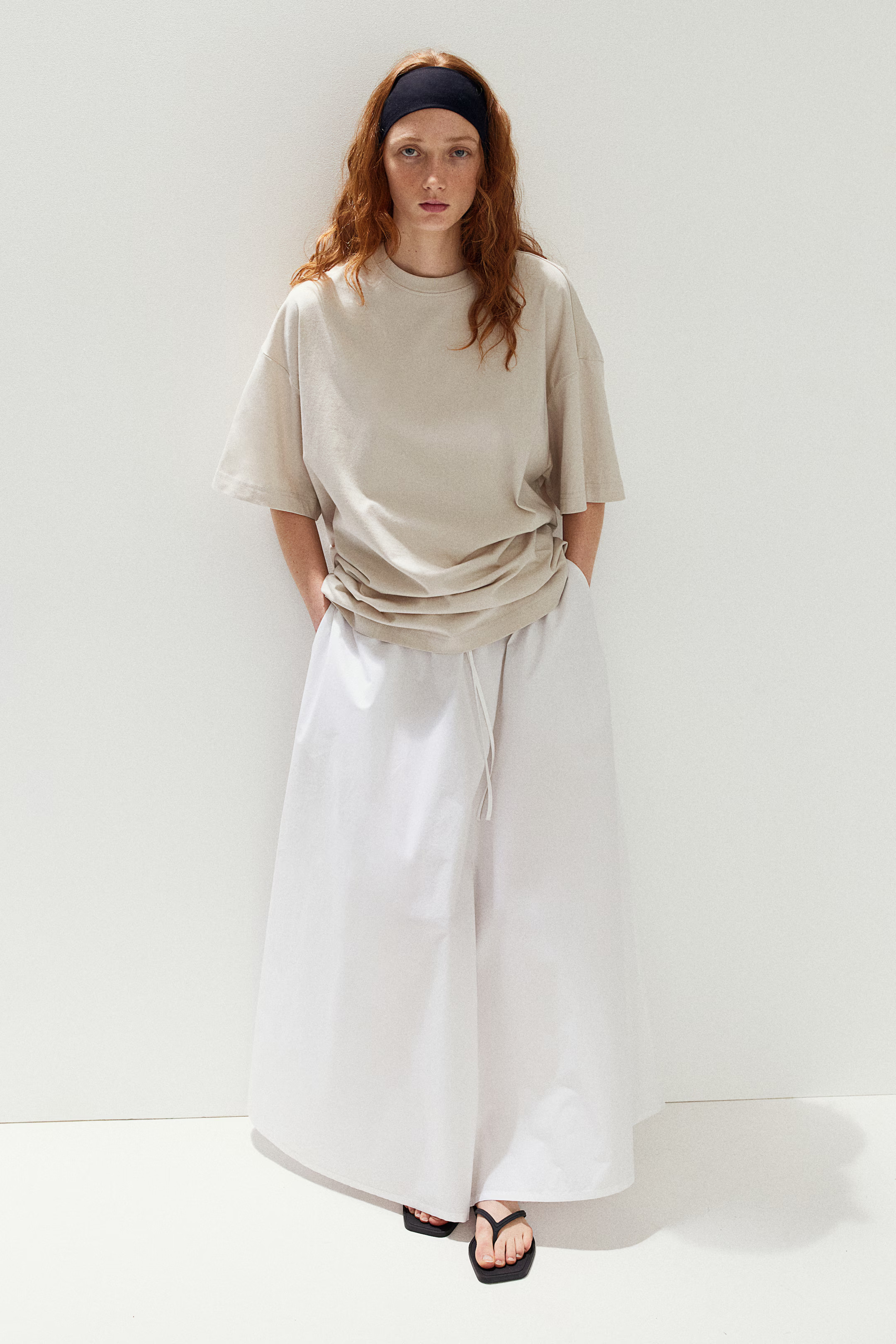 Oversized T-shirt - Light beige - Ladies | H&M GB | H&M (UK, MY, IN, SG, PH, TW, HK)