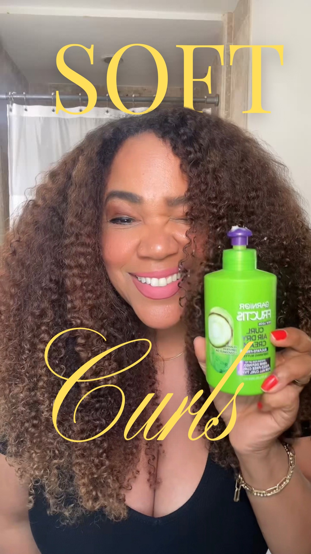 Love me some soft BIG CURLS ➰! This @garnier curl cream is good for air dry days or for my refresh days. Gives the curls some definition without any crunch. We love that 👩🏾‍🦱✨