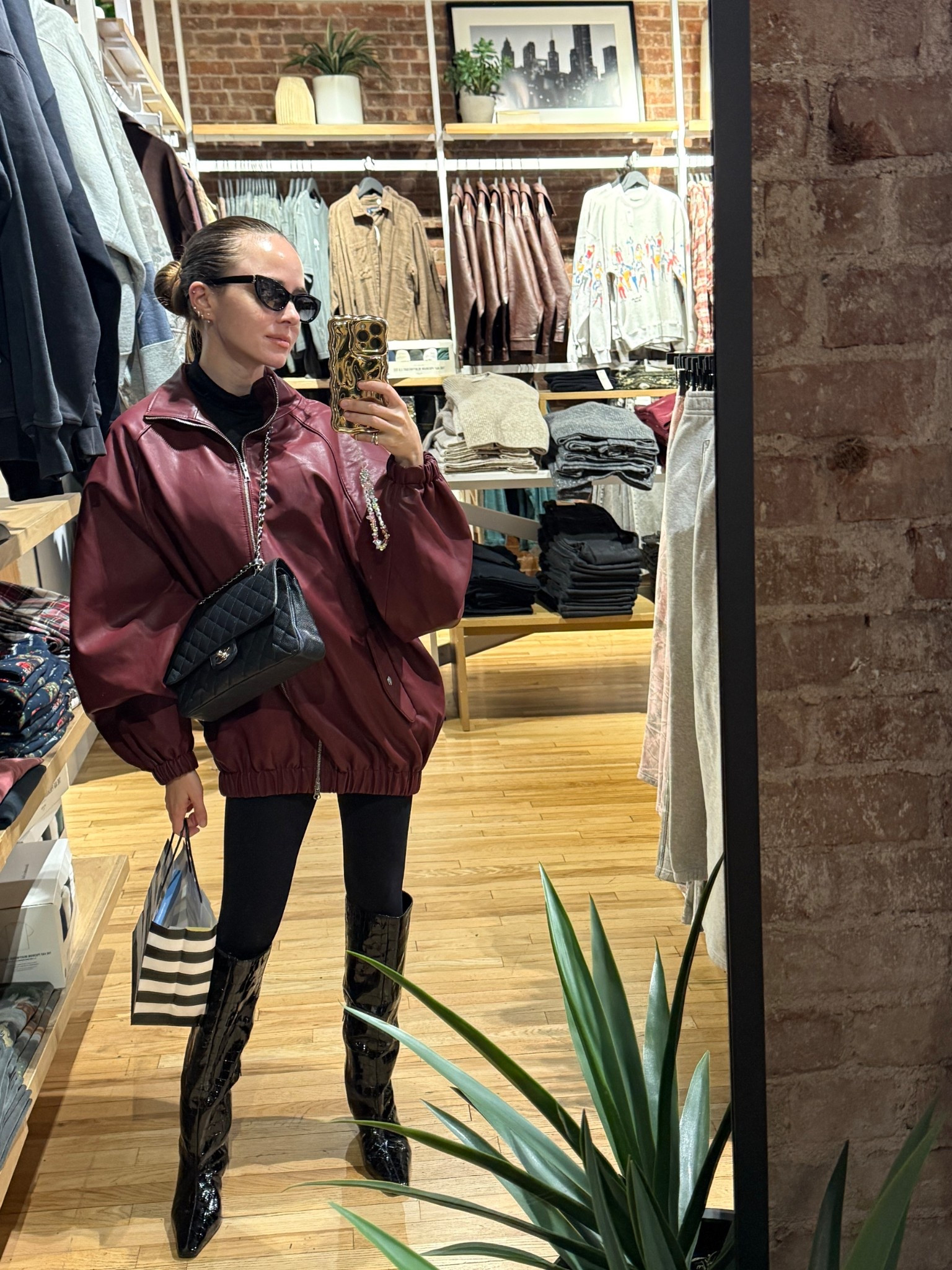 Casual, chic, and comfortable look for running errands (shopping) ✨

#ootd 
#leggings 

#LTKTravel #LTKootd #LTKHoliday