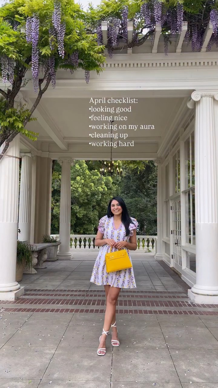 Doing my own thang and not even mad about it! 🌸🤗❤️
.
.
.
Dress @beyondbyvera 
.
.
.
#outfitideas #outfitinspo #dresslove