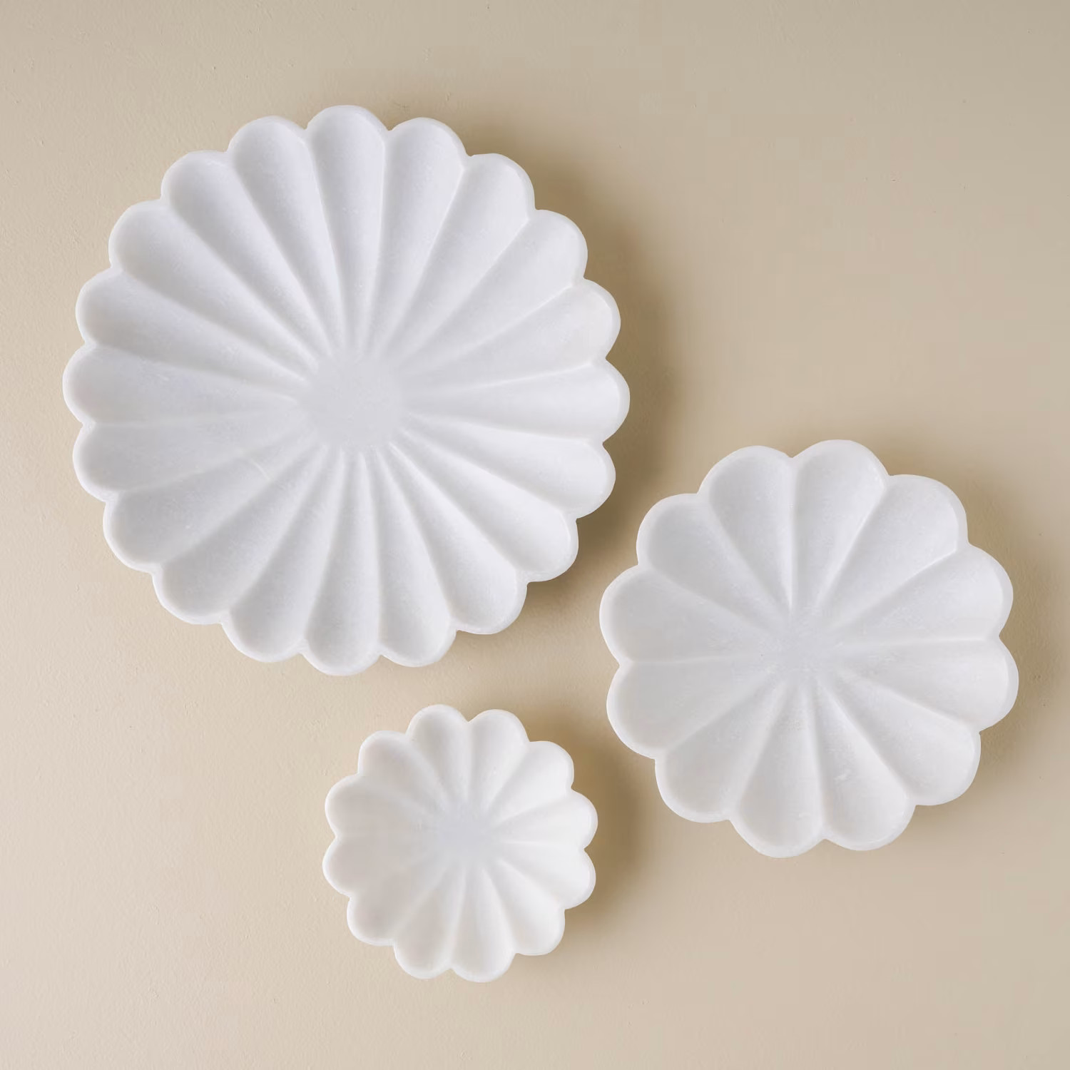 Grey Scalloped Plate | Magnolia