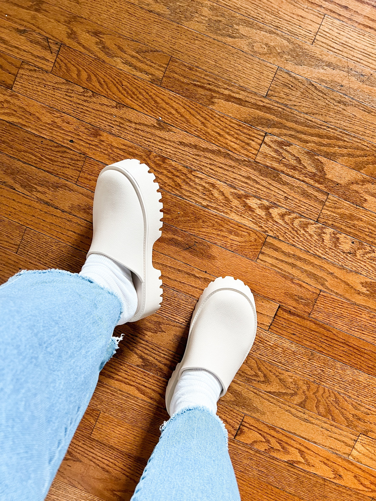 Jeffrey Campbell Dupe Clogs#LTKfit

#LTKFind #LTKunder100