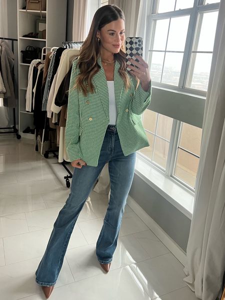 How good is this green houndstooth blazer? Love it for spring + it’s a great workwear option. I’m wearing medium! Paired it with a basic white bodysuit + these wide leg jeans, size 25!

Spring outfit, blazer, jeans, spring style, spring

#LTKunder100 #LTKunder50 #LTKstyletip