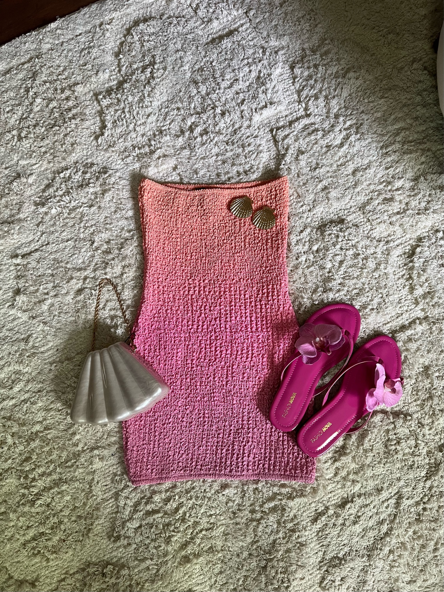 size small dress, bag is zara, shoes fashionnova, earrings nastygal

linked similar options