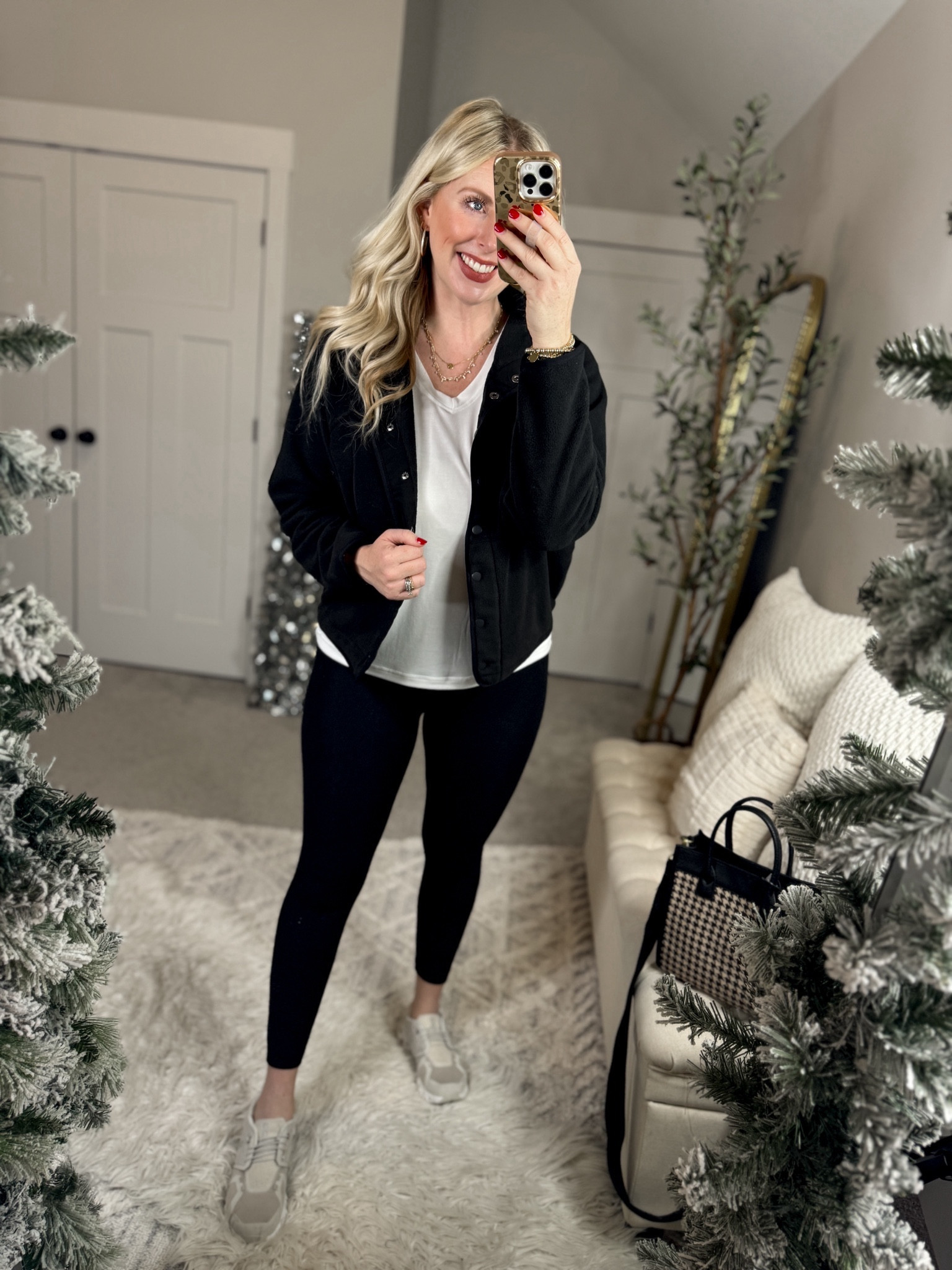 Weekend Walmart wins try on 
Fleece jacket- medium 

#LTKSeasonal #LTKfindsunder50