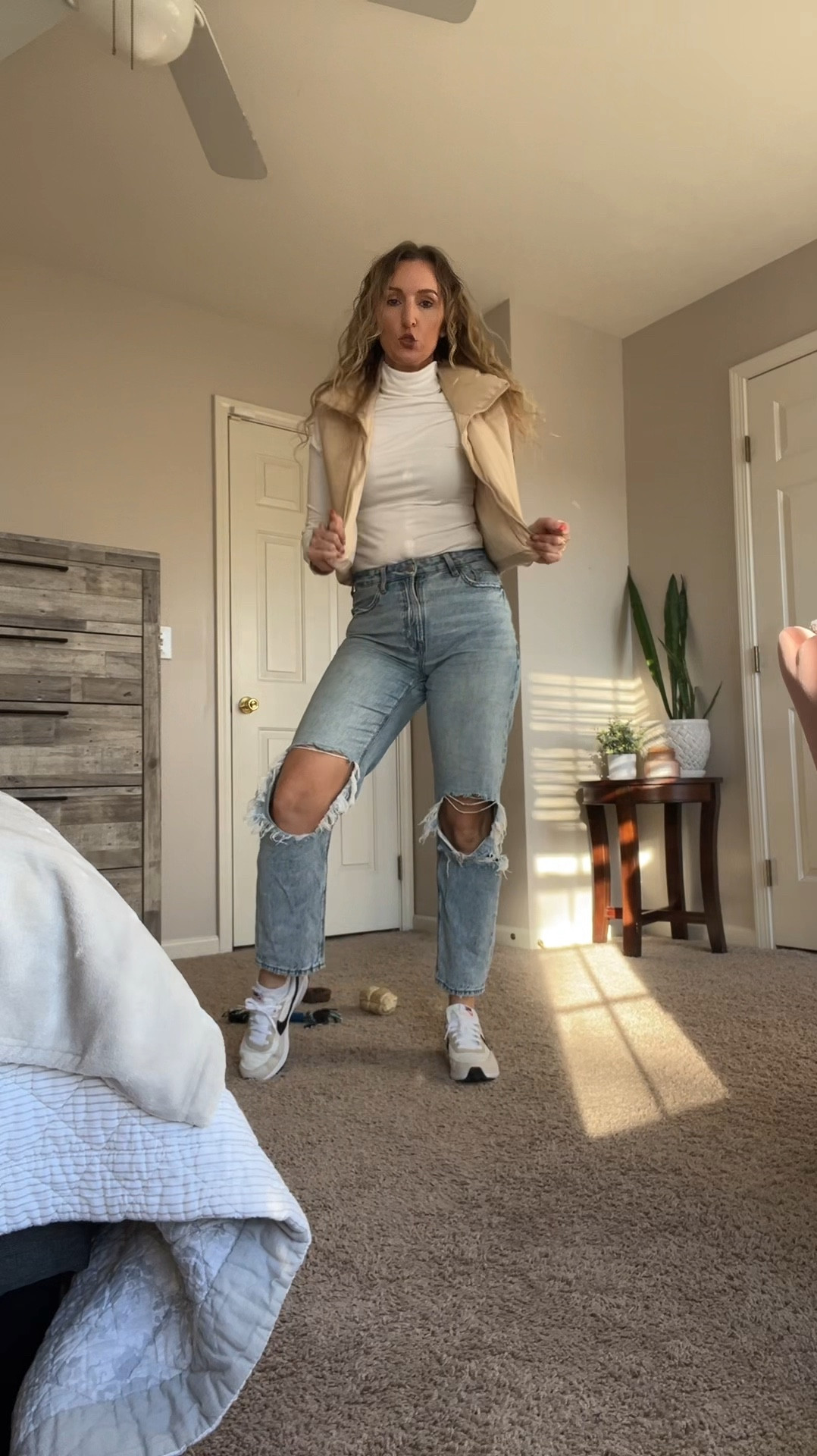 Casual cute outfit idea 

Casual chic / winter outfit / outfit idea / puffer vest outfit / cute jeans outfit / Nikes 

#LTKFindsUnder50 #LTKStyleTip