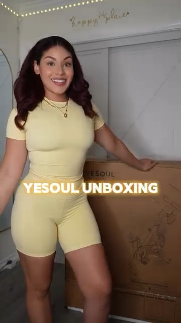Back to the grind! 💪💯 Stream with multimedia casting turning your home workouts into endless fun! 🏠🚴🏻‍♀️ Do you have any questions about recovery? 💭 Comment “discount” for $100 off and the YESOUL bike link 🔗✨
.
.
.
.
#cycling #cyclingindoor #funcardio #yesoulfitness #pelatonalternative #recovery #fitness #wellness #healing