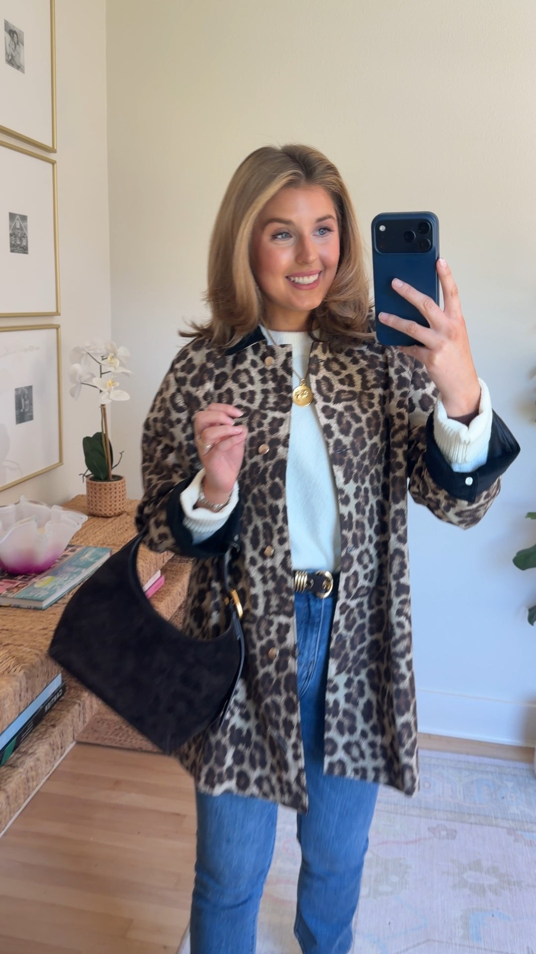 OOTD for a cool fall day! Wearing an XS in jacket and 26 in jeans 