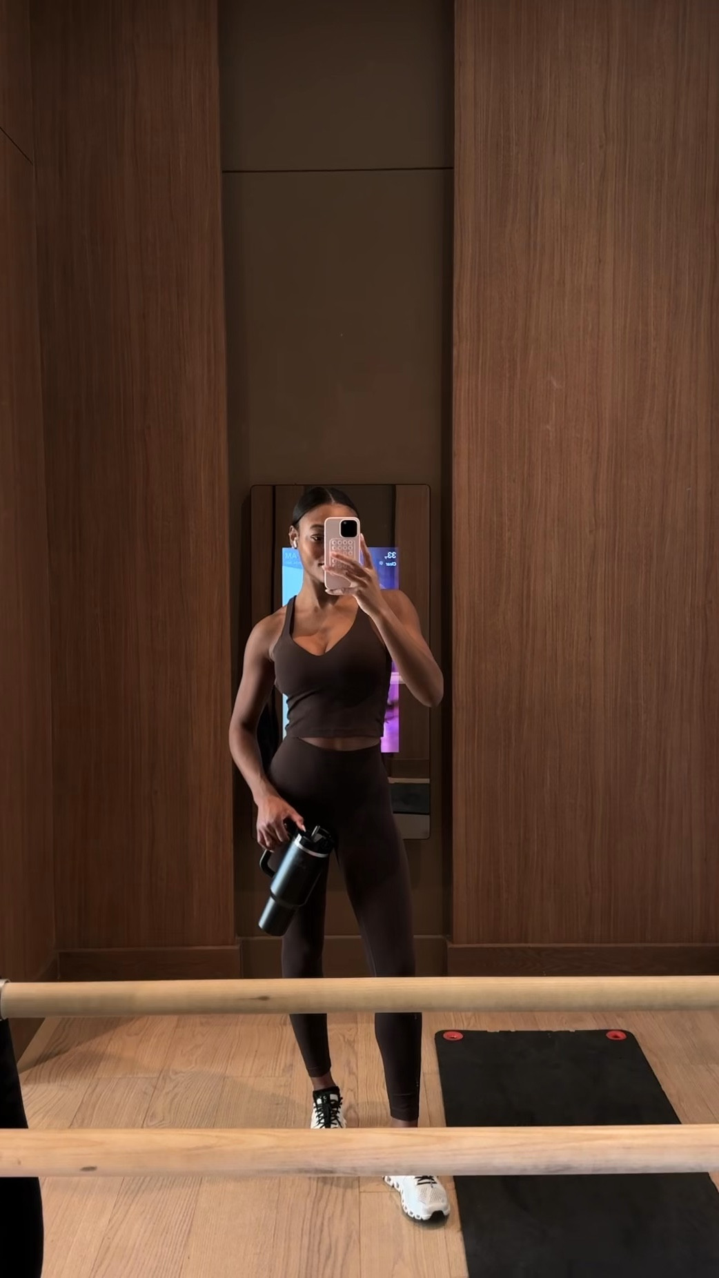 Espresso workout look 🤎🐻 

#LTKFitness #LTKNYFW #LTKMostLoved