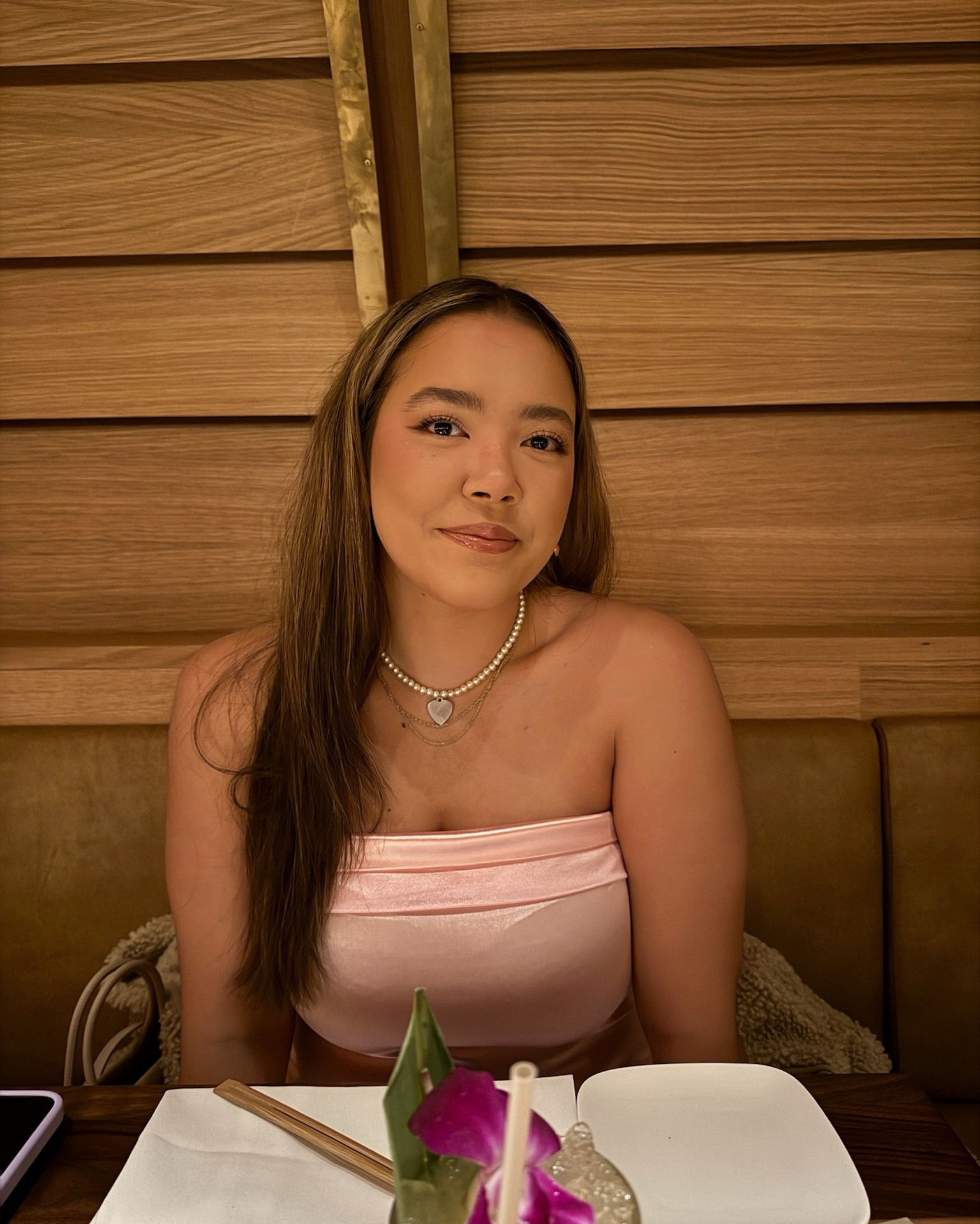 The perfect dress for a date night or wedding 💗
Sizing:
Dress: M