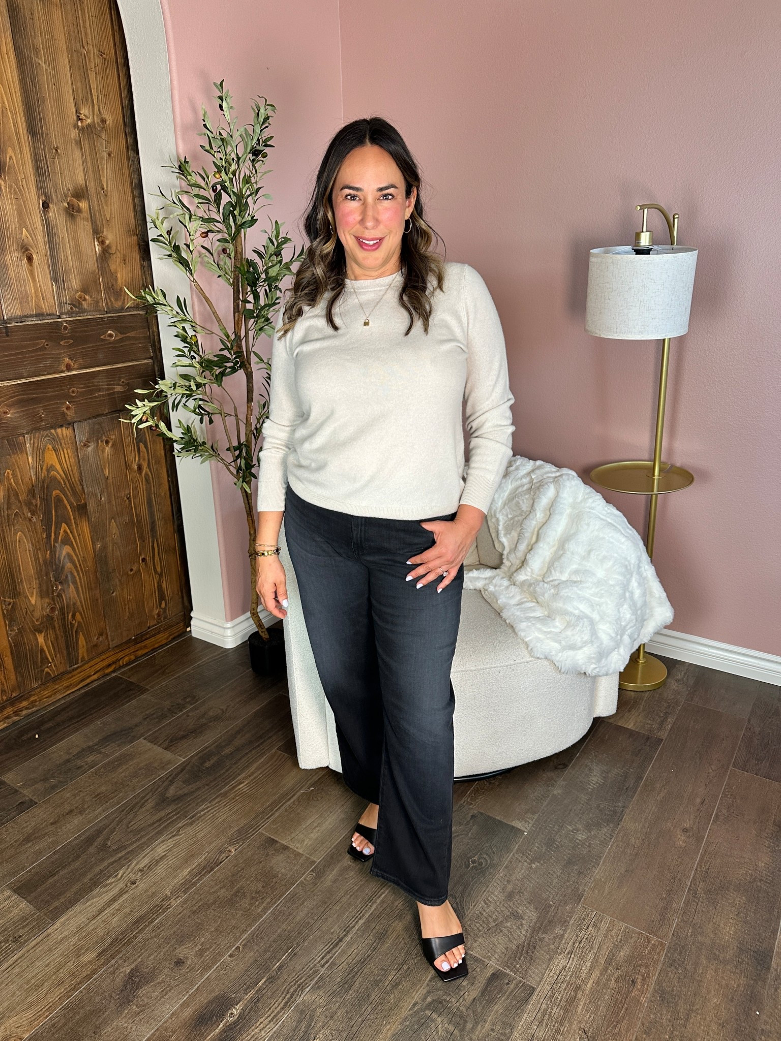 Here are the brinly jeans the length is perfect for my kitten heels or a low profile sneaker. They’re really comfortable, I did size up in them. They’re nice and stretchy on the legs, very comfortable like sweats but they are a little more structured on the belt line so they’re not going to fall down. This light weight cashmere top is perfect for fall! I had to grab it at the Nordstrom sale/ NSale! It is so soft and comfortable. 

#Nordstrom sale #NSale #Fall

#LTKSaleAlert #LTKSeasonal #LTKOver40