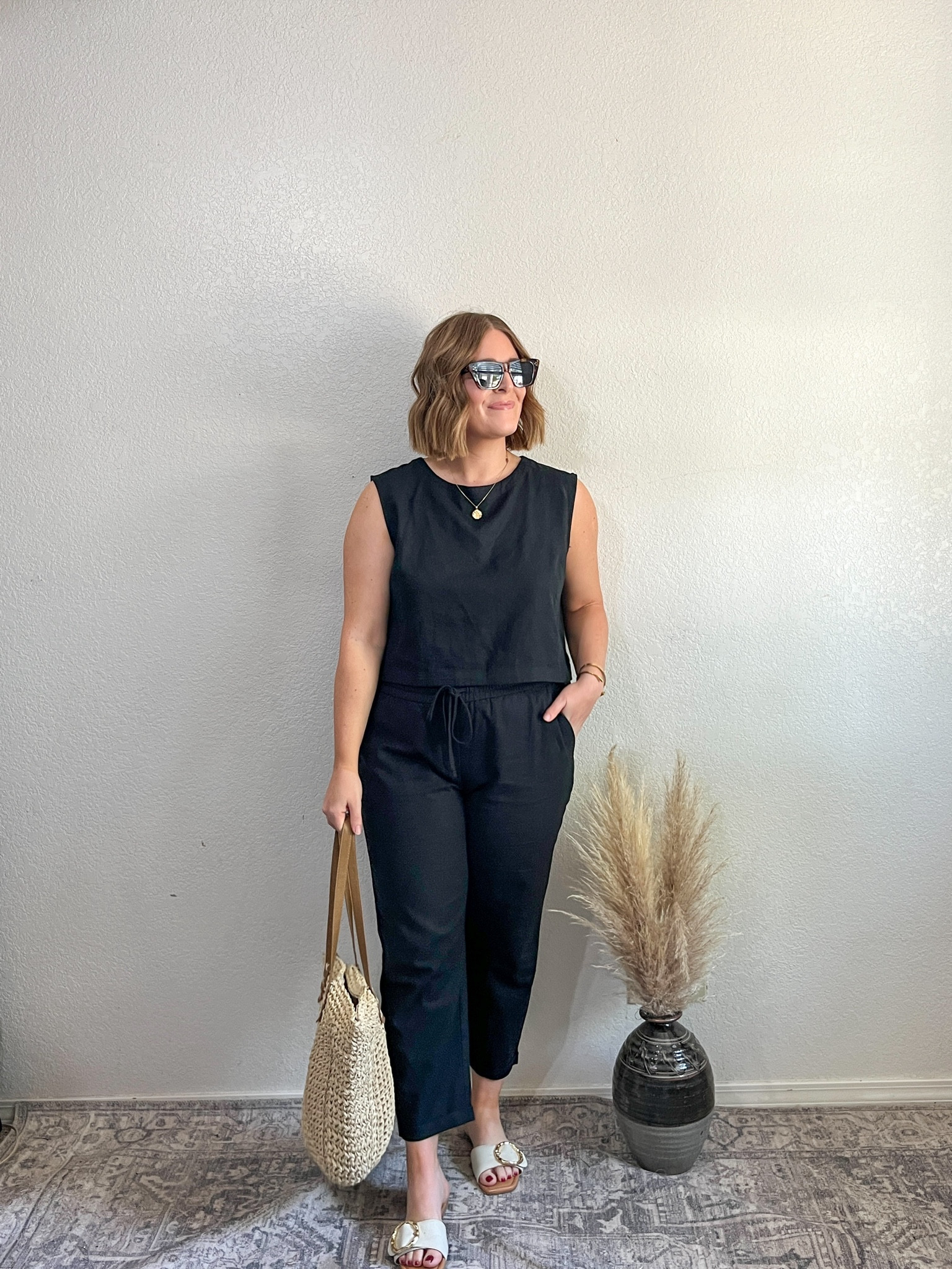 Summer outfit inspo// linen top and pants 

top L (tts)
pants 10 classic (tts) I’m 5’4

#LTKSaleAlert #LTKMidsize #LTKStyleTip