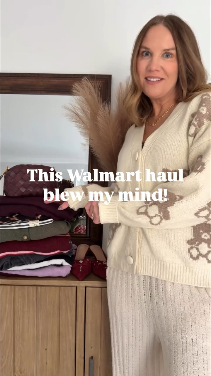 WOW, this Walmart haul totally blew my mind🤯 

The coziest trendy set, $8 ribbed layering tees that come in so many great colors and prints, chic oversized colors in beautiful, rich colors, a box set in falls trending hue that can be dressed up or down, a must have oversized Sherpa tote, a $17 leopard dress that makes for the perfect neutral holiday outfit

#LTKFindsUnder50 #LTKOver40 #LTKSeasonal