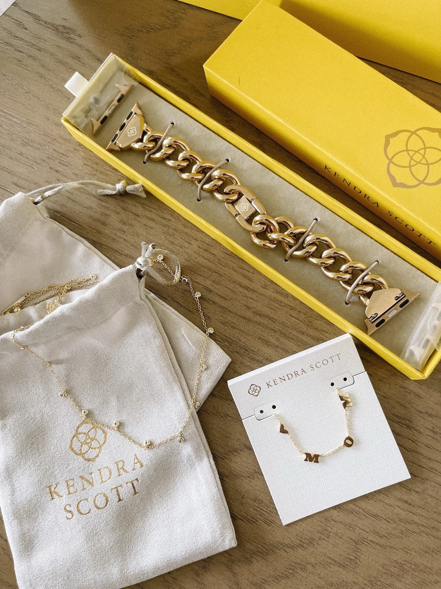 Kendra Scott Black Friday 40% off! 

#LTKCyberWeek #LTKGiftGuide #LTKSaleAlert