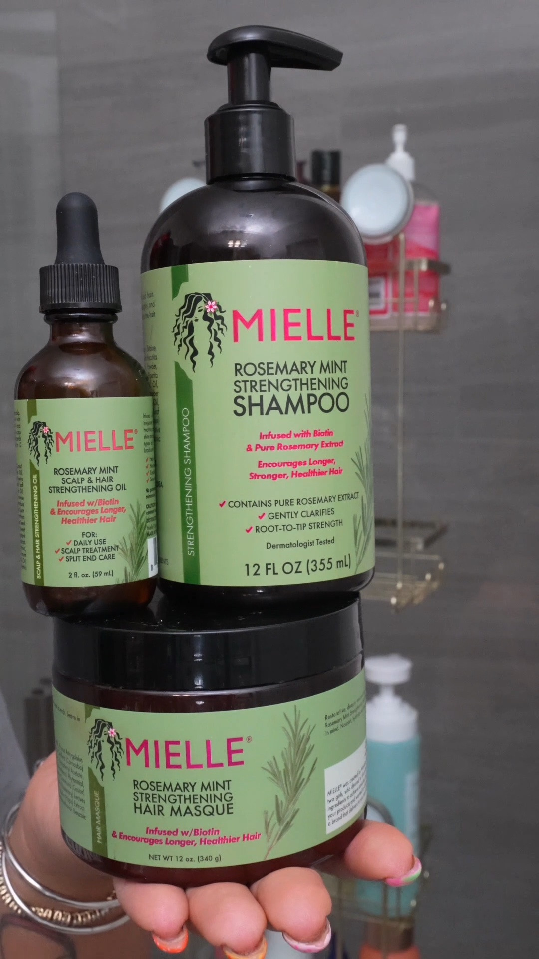 & if i dont have a fresh style, im going to have a fresh wash!
Partnered with @Target + @MielleOrganics to put the upgraded Rosemary Mint collection to work #TargetPartner #MiellePartner