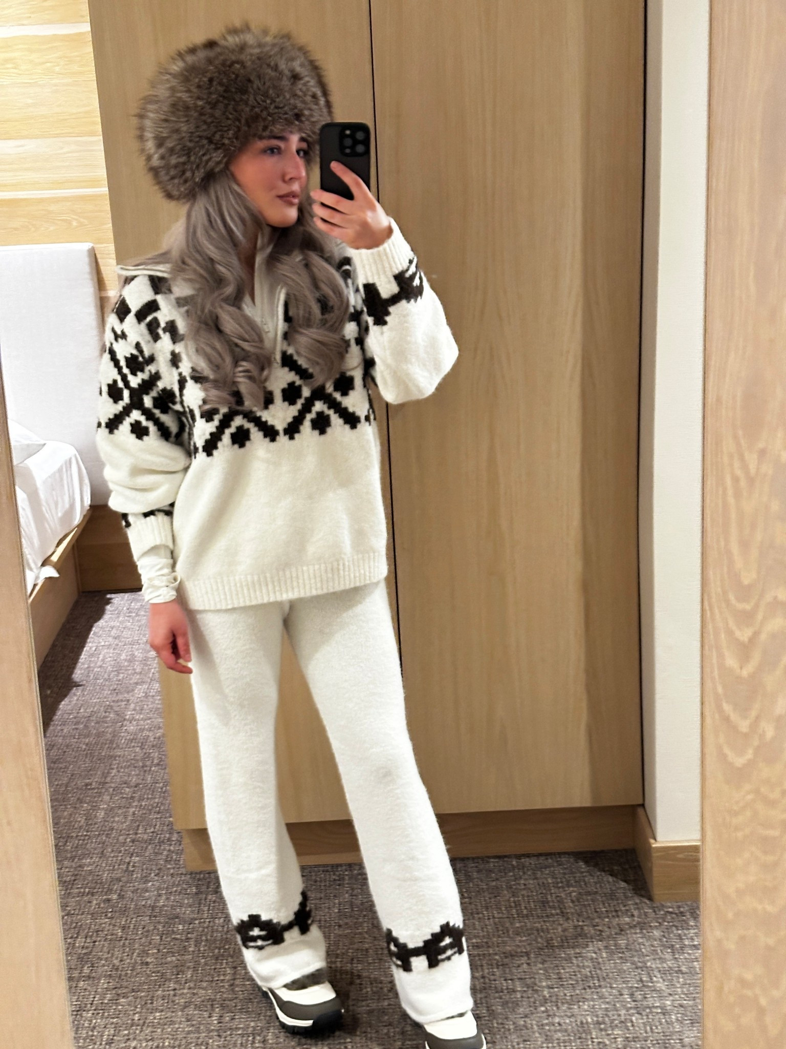 When in Canada.. love this cosy co-ord! ⛷️

#LTKmodest #LTKuk #LTKwinter