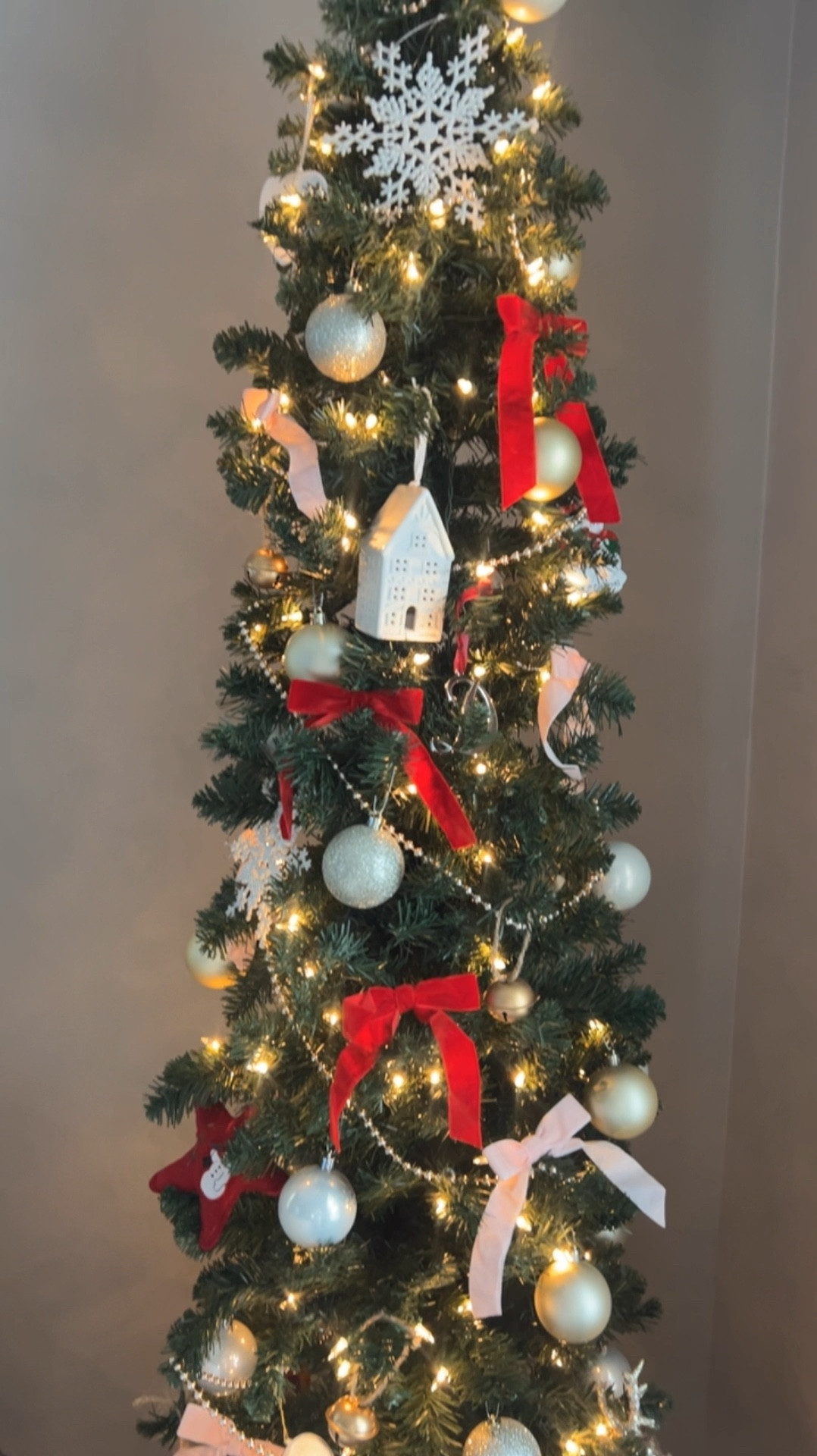 obsessed with the bow trend 🎀❤️

#LTKSeasonal #LTKHoliday #LTKFindsUnder50