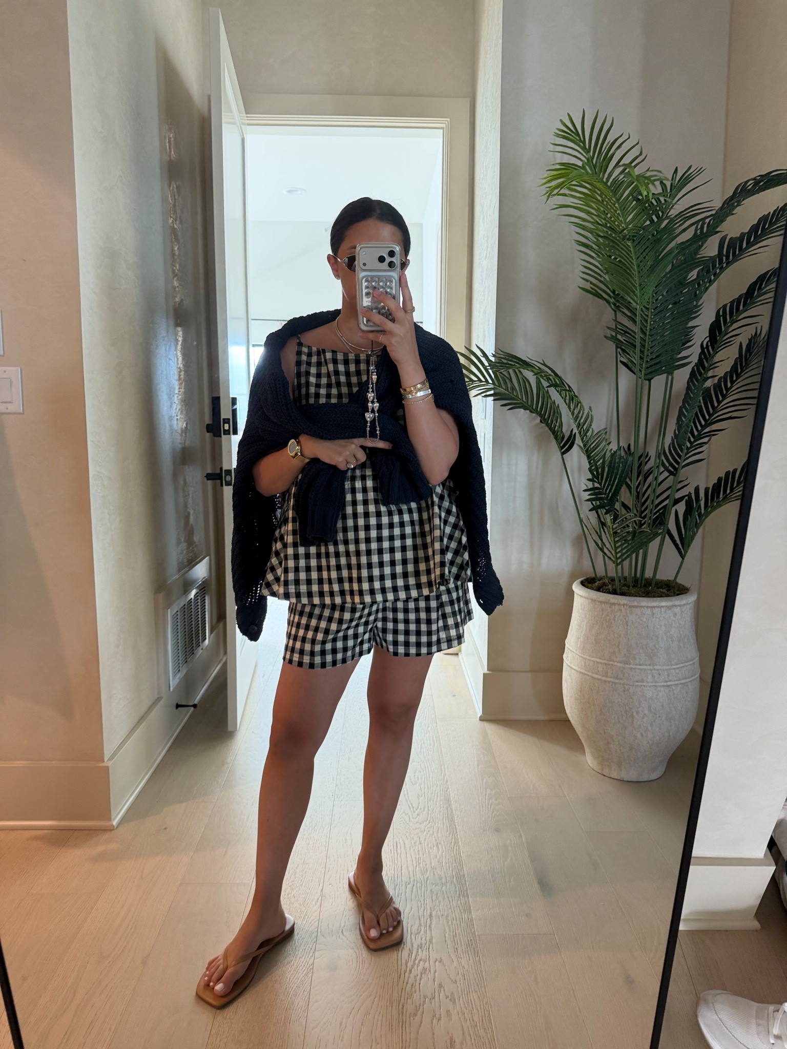 Top & bottom: medium 

Dressupbuttercup.com #dressupbuttercup #dederaad


#LTKmomlife #LTKootd #LTKSeasonal