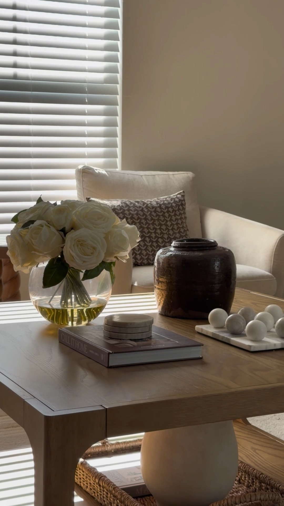 A quick, simple coffee table refresh never hurt anybody ☺️

.
.
.
.
.
.
.
#homedecorinspo #interiordesign #amazon #amazonhome #mcgeeandco amazonfinds

#LTKHome