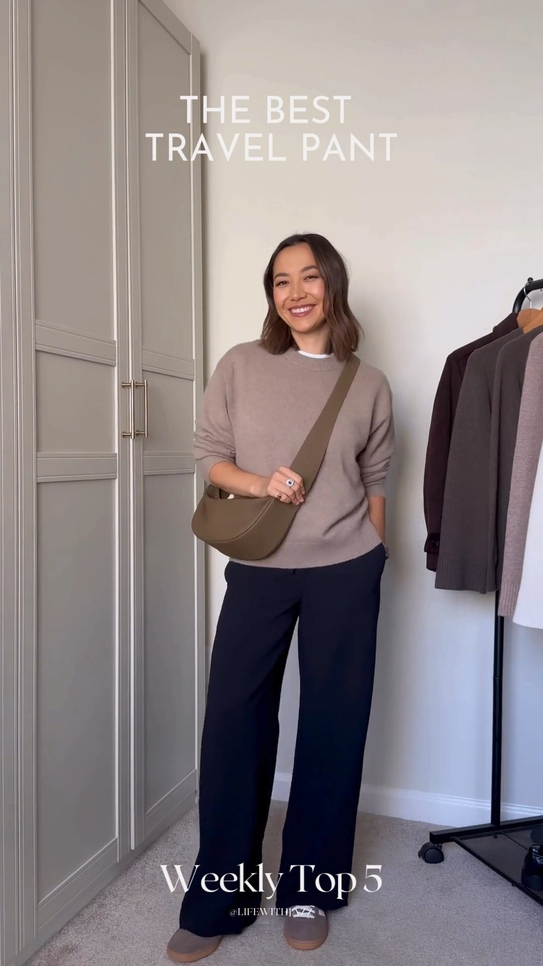 bestseller this week: Aritzia lodge pants 

wrinkle-free pull-on pants, great for travel 

come in several colors 

 #4 

#LTKootd