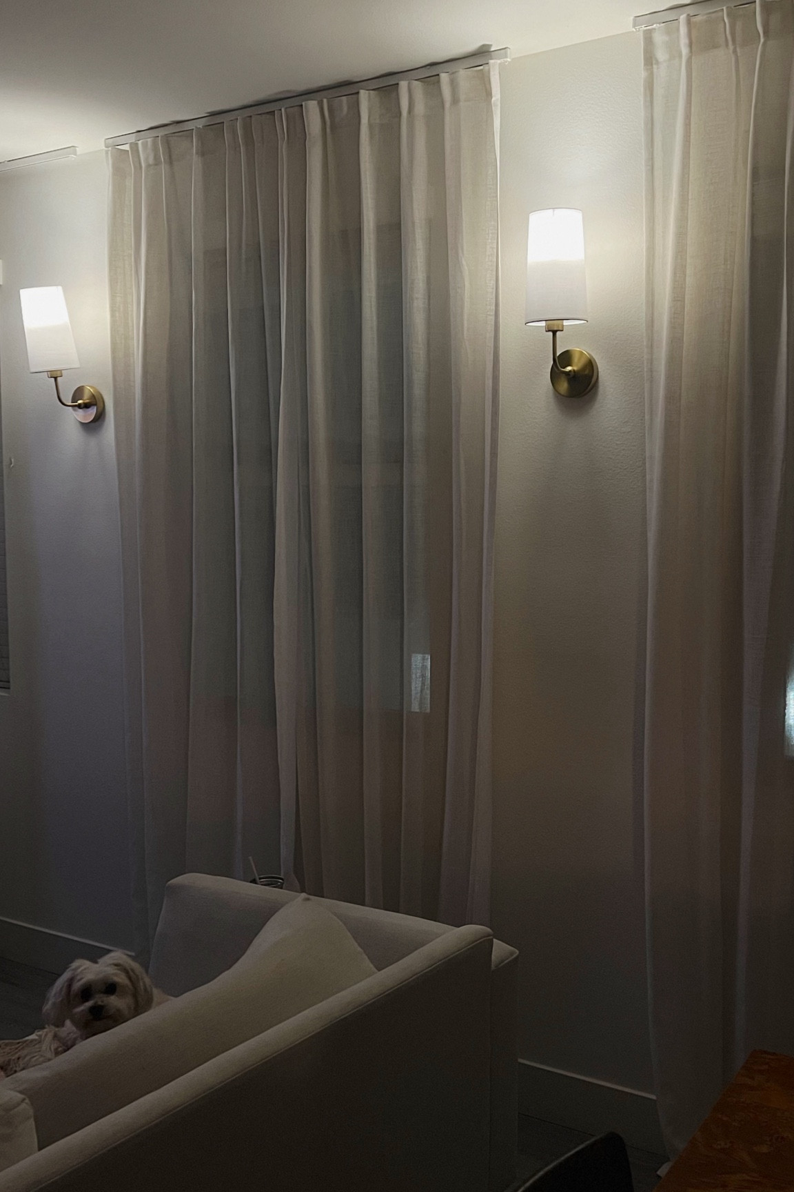 Obsessed with the light in here 

#LTKhome #LTKMostLoved #LTKfindsunder100