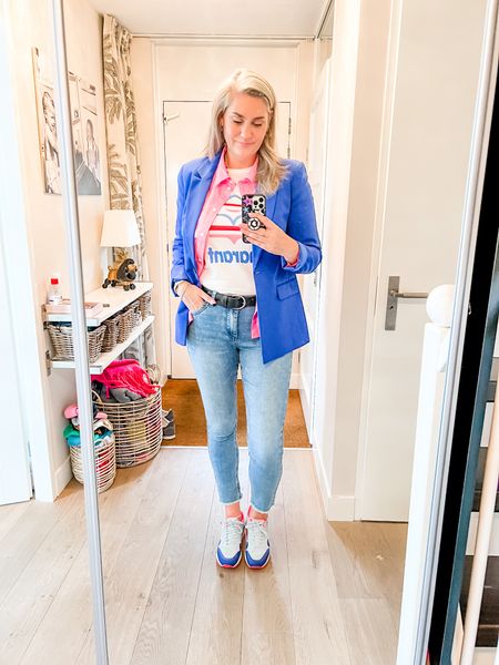Outfits of the week 

Layers are your best friend this time of year. Layering a tall cobalt blue blazer (42) over a pink cotton shirt (L) and the Isabel Marant t-shirt ties all the colors together. Jeans are from Norah (38) and the sneakers are Nike Air Max (sized one up). 



#LTKeurope #LTKworkwear #LTKstyletip