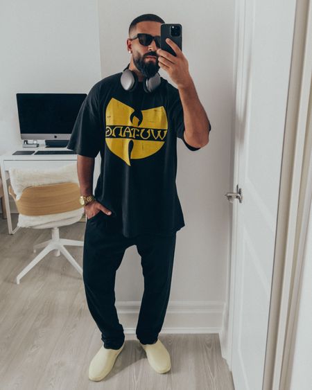 SALE 🚨 pants currently on sale up to 70% off… REVOLVE MAN SIXTHREESEVEN Wu-Tang T-Shirt in ‘Black’ (size XL). FEAR OF GOD Relaxed Loungewear Jersey Cotton pants in ‘Black’ (size M) and California 1.0 slides in ‘Cream’ (size 41). FEAR OF GOD x Grey Ant glasses in ‘Black’. APPLE AirPods Max Headphones in ‘Space Grey’. A relaxed and elevated men’s look that’s great for a day of running errands. Size up by 1-2 size for an oversized fit in the tee. 

#LTKstyletip #LTKsalealert #LTKmens