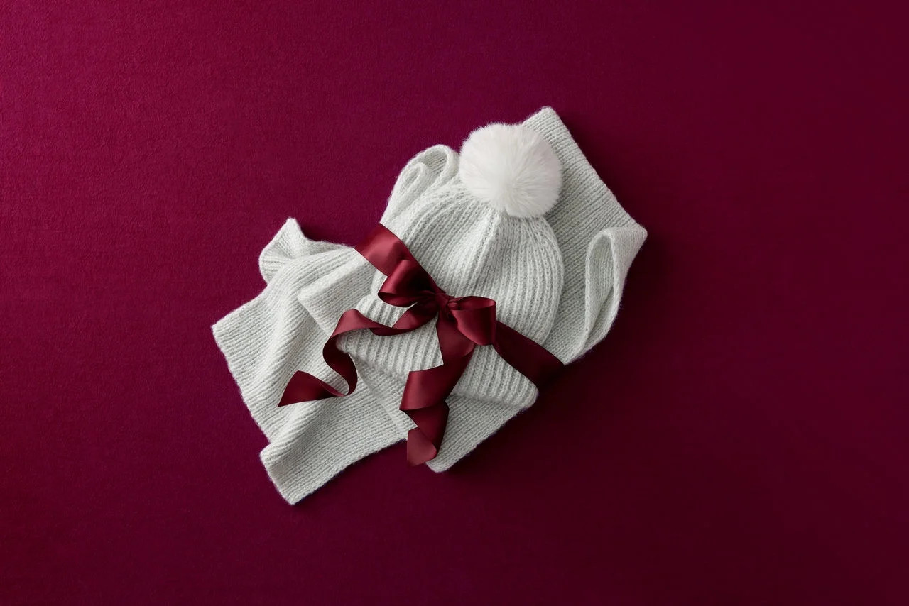 Time and Tru Women's Lurex Weave Beanie and Winter Scarf 2-Piece Gift Set, Ivory | Walmart (US)