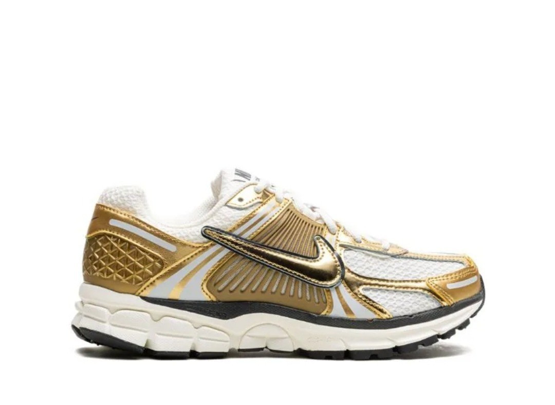 GOLD Vomero 5

#LTKshoecrush #LTKActive #LTKplussize