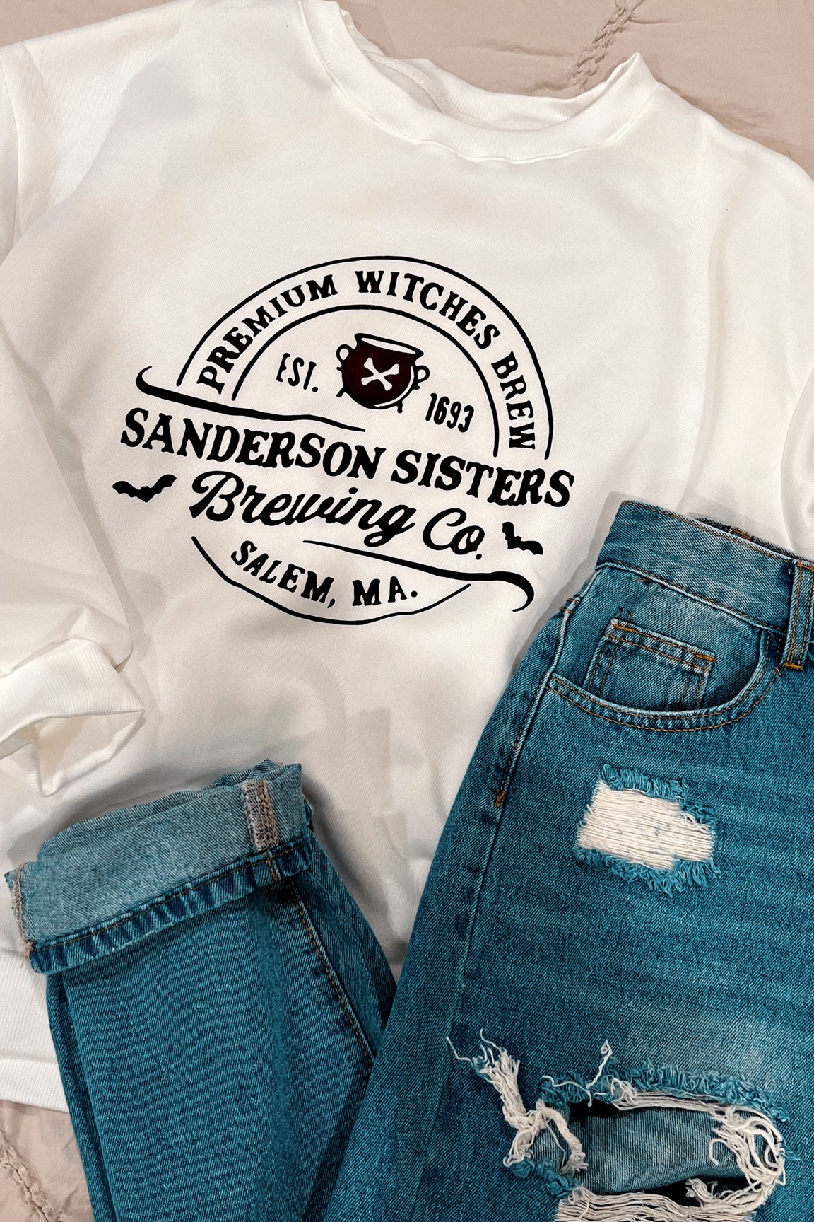 Hocus pocus / sweaters / sisters / spooky / crewneck 

#LTKHoliday #LTKHalloween