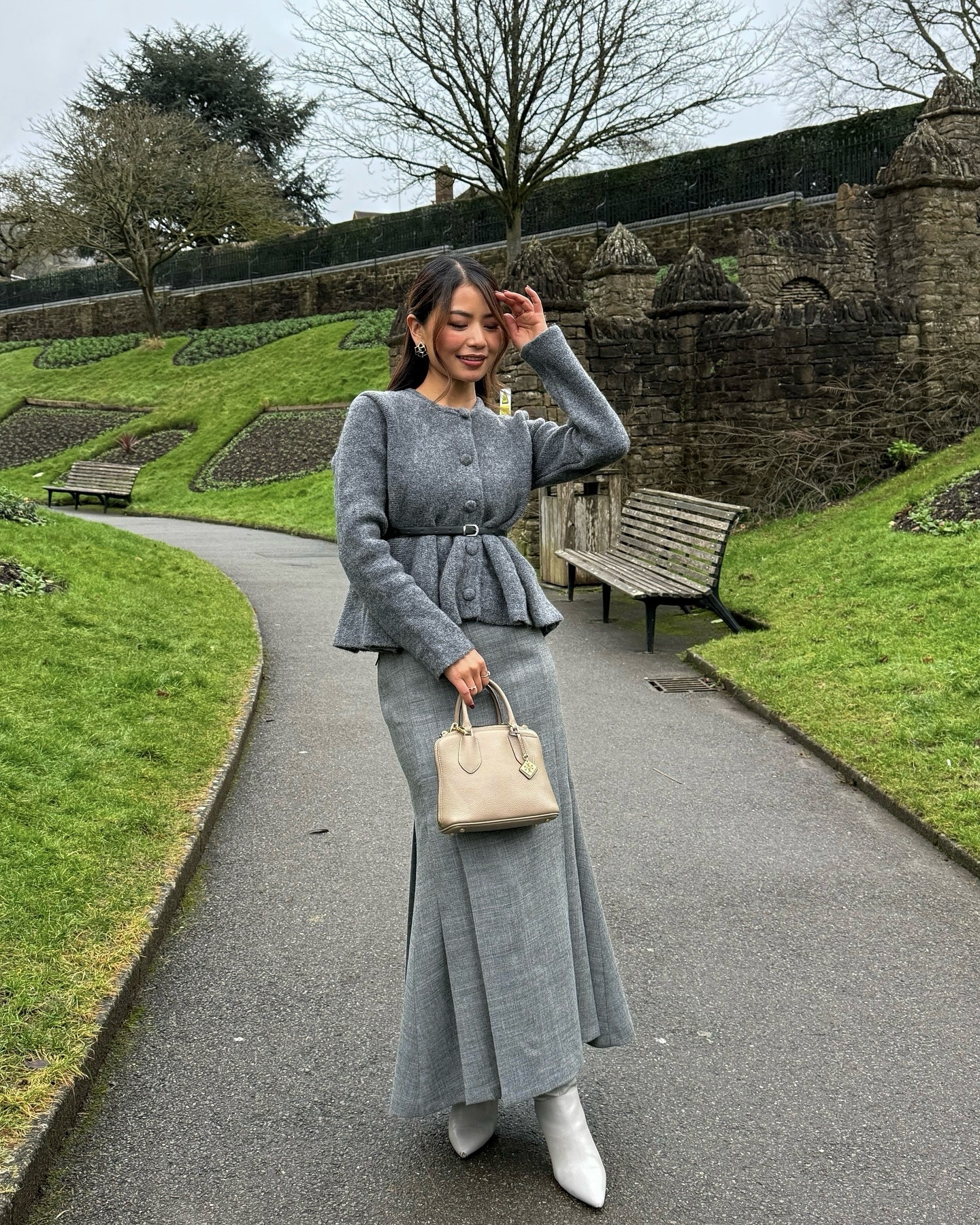 Grey outfit for a grey day. 🤍

#LTKpetite #LTKeurope #LTKuk