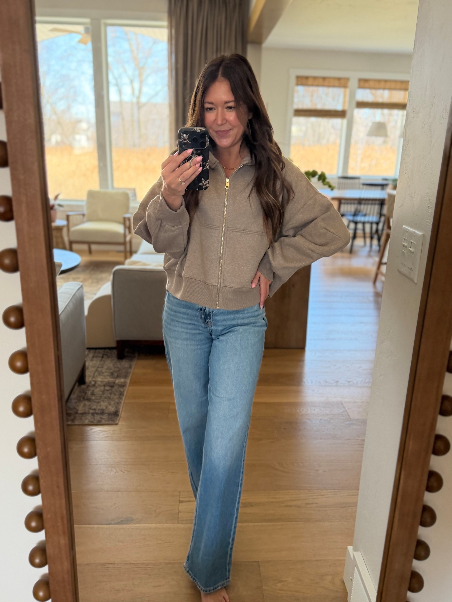 These @American Eagle jeans are the kind that instantly make an outfit look put together 👖The fit is so flattering with the perfect amount of stretch and that easy straight-leg look that works with everything. I love the wash for everyday wear — casual enough for sneakers but easy to dress up with a heel too. Use c o d e SadieAE25 for extra 25% off! 
#AEPartner #AEJeans @Shop.LTK, #liketkit and liketk.it/xx



#LTKootd #LTKmomlife #LTKSeasonal