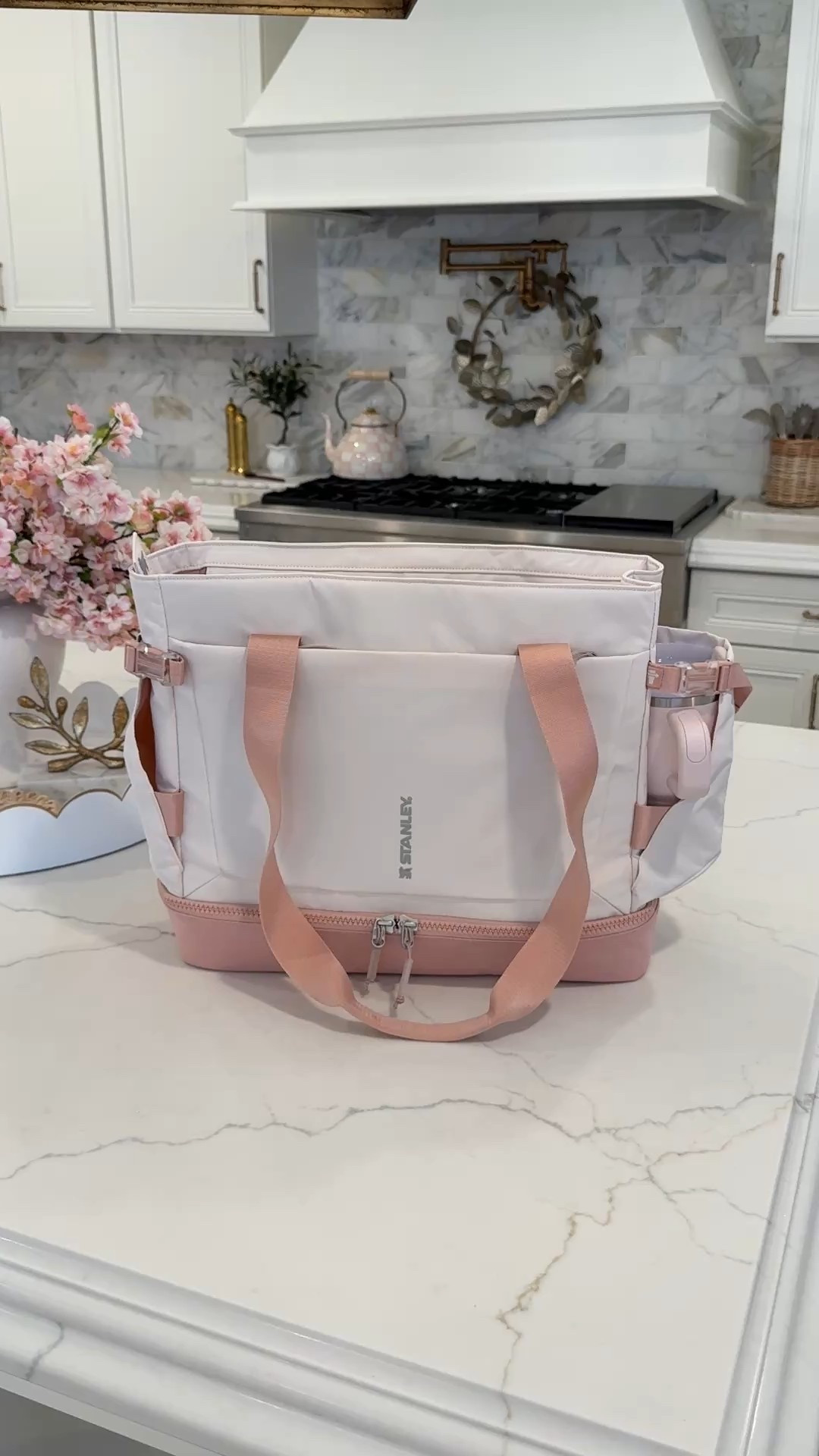 New @stanley_brand launch! The Vitalize tote bag is the perfect on the go bag to organize all your essentials!🤍 #stanleypartner 

#LTKSeasonal #LTKSaleAlert